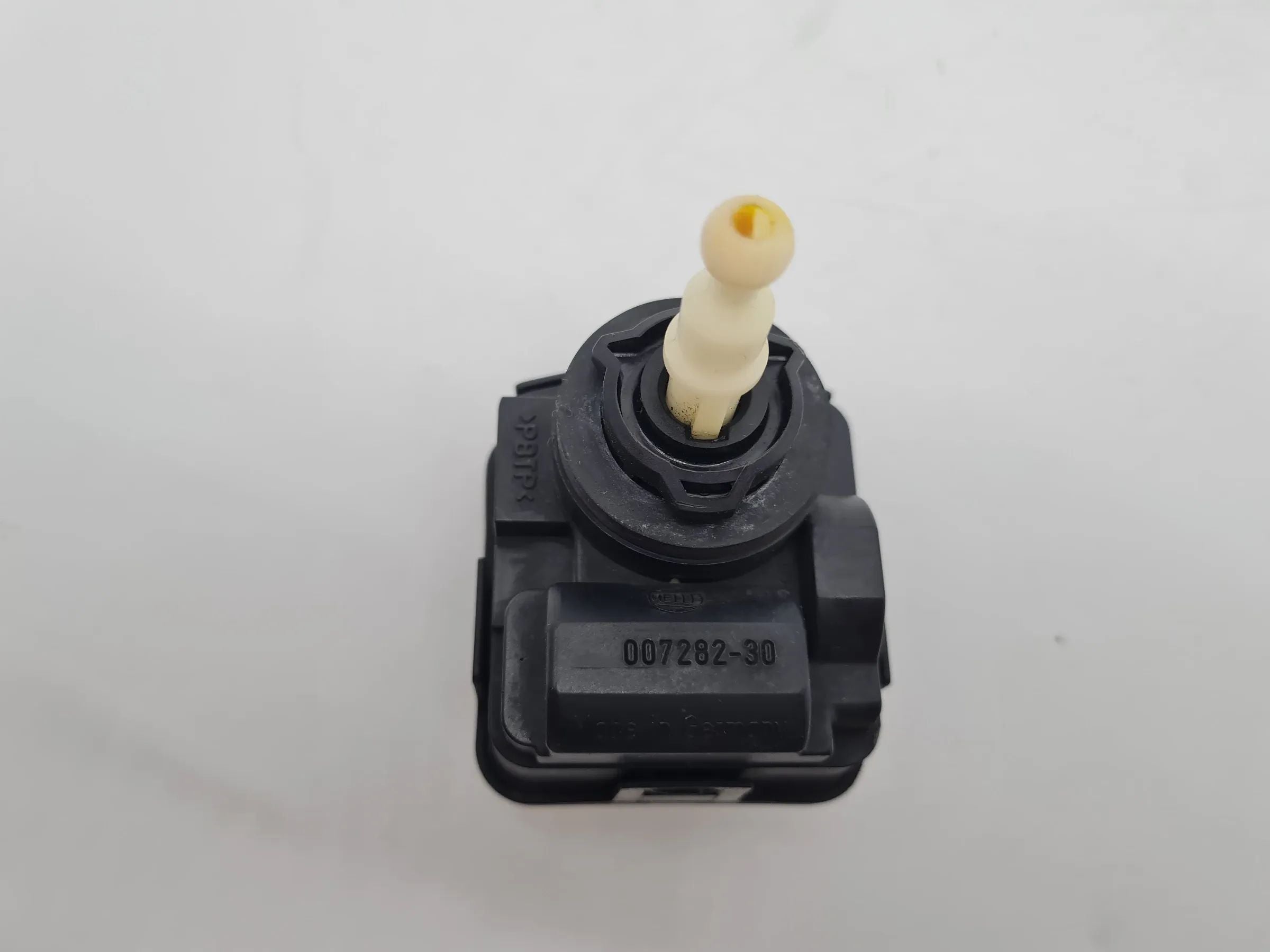 Original Opel Omega B (V94) Scheinwerfer Stellmotor LWR L/R 90492832