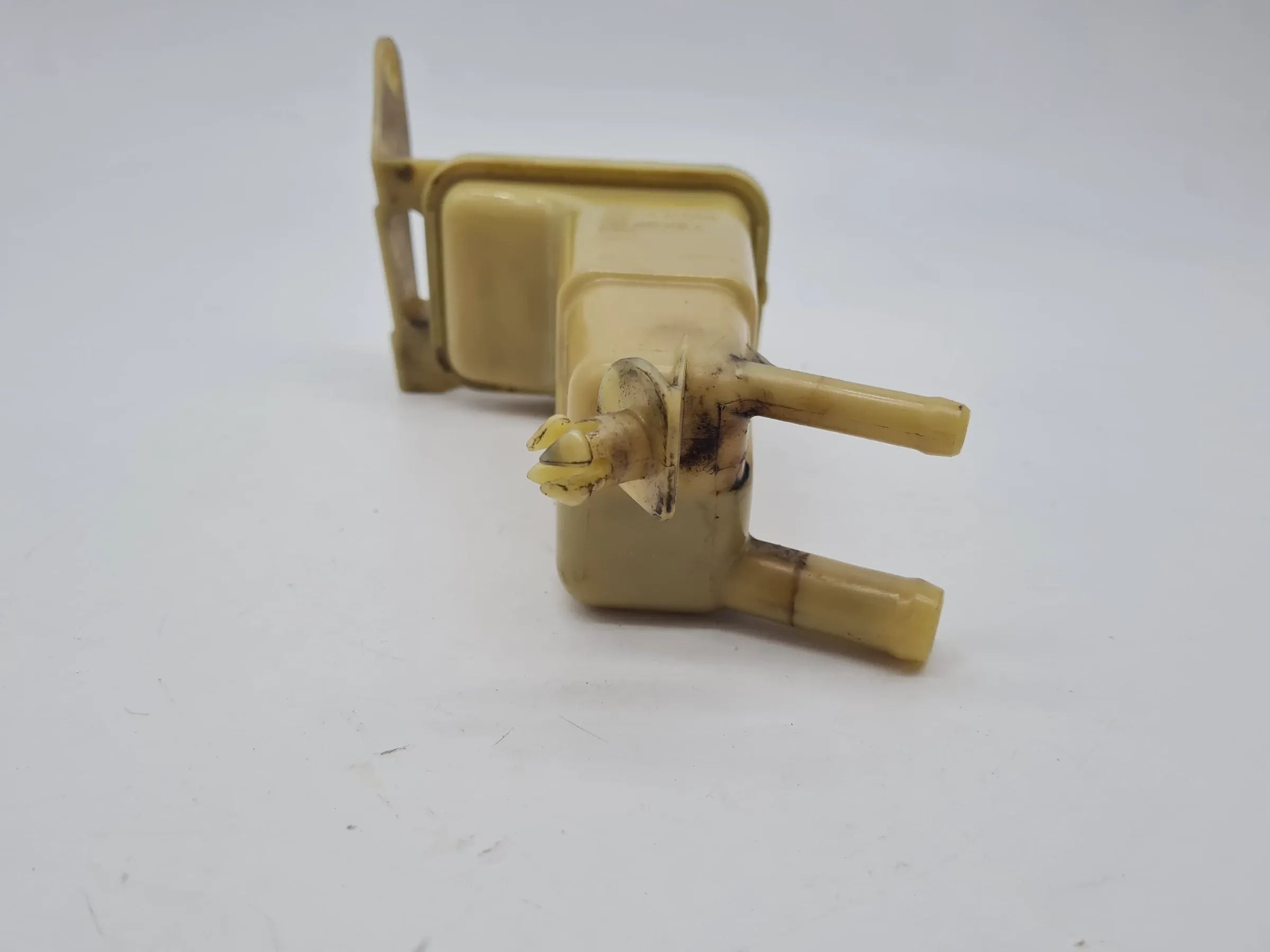 Original Audi A6 (4B2/4B4) Servobehälter Servoölbehälter 8D0422373C