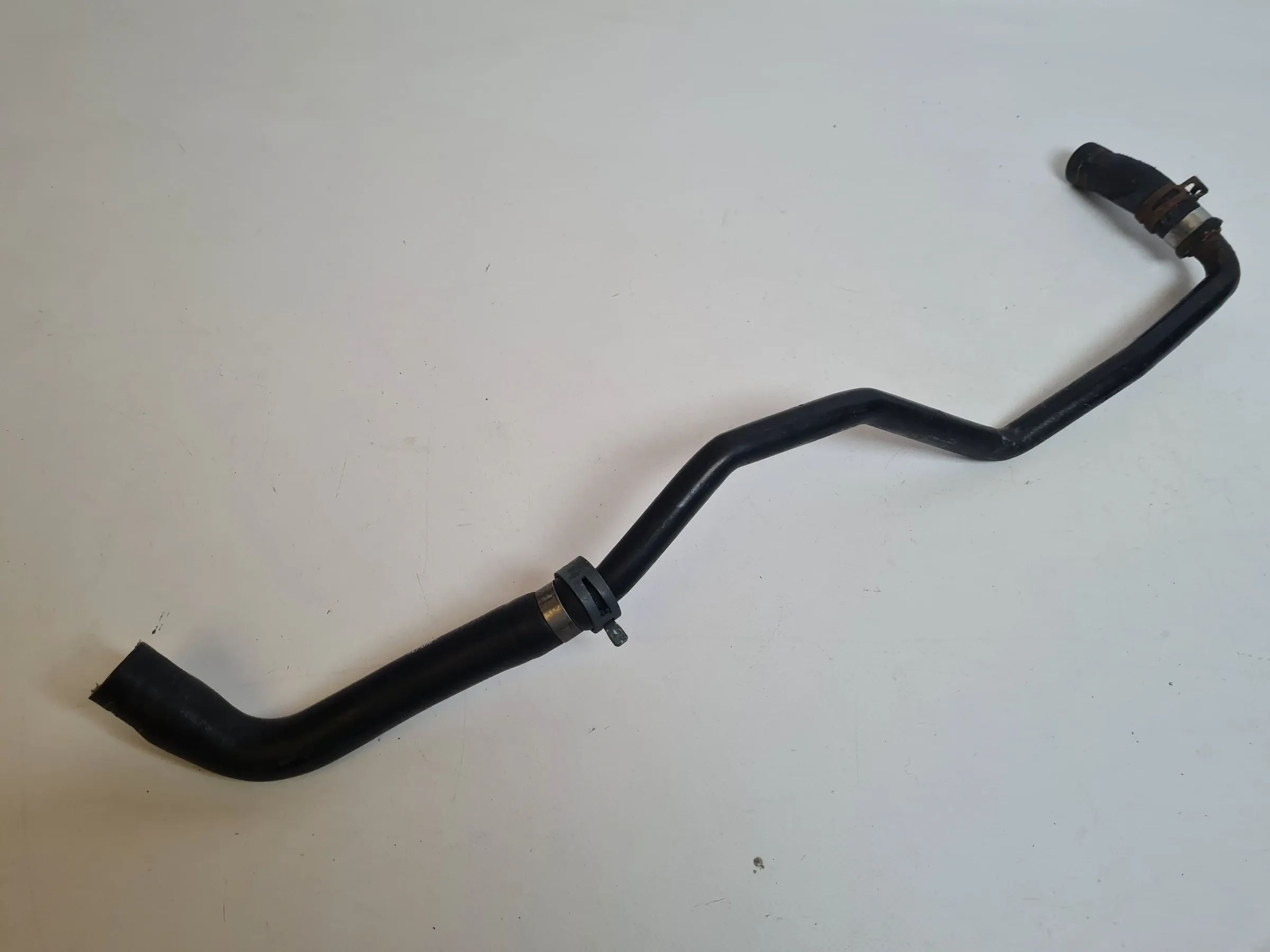 Original Audi A6 (4B2/4B4) 2.4 V6 Kühlerschlauch Kühlwasser 8D0121109E