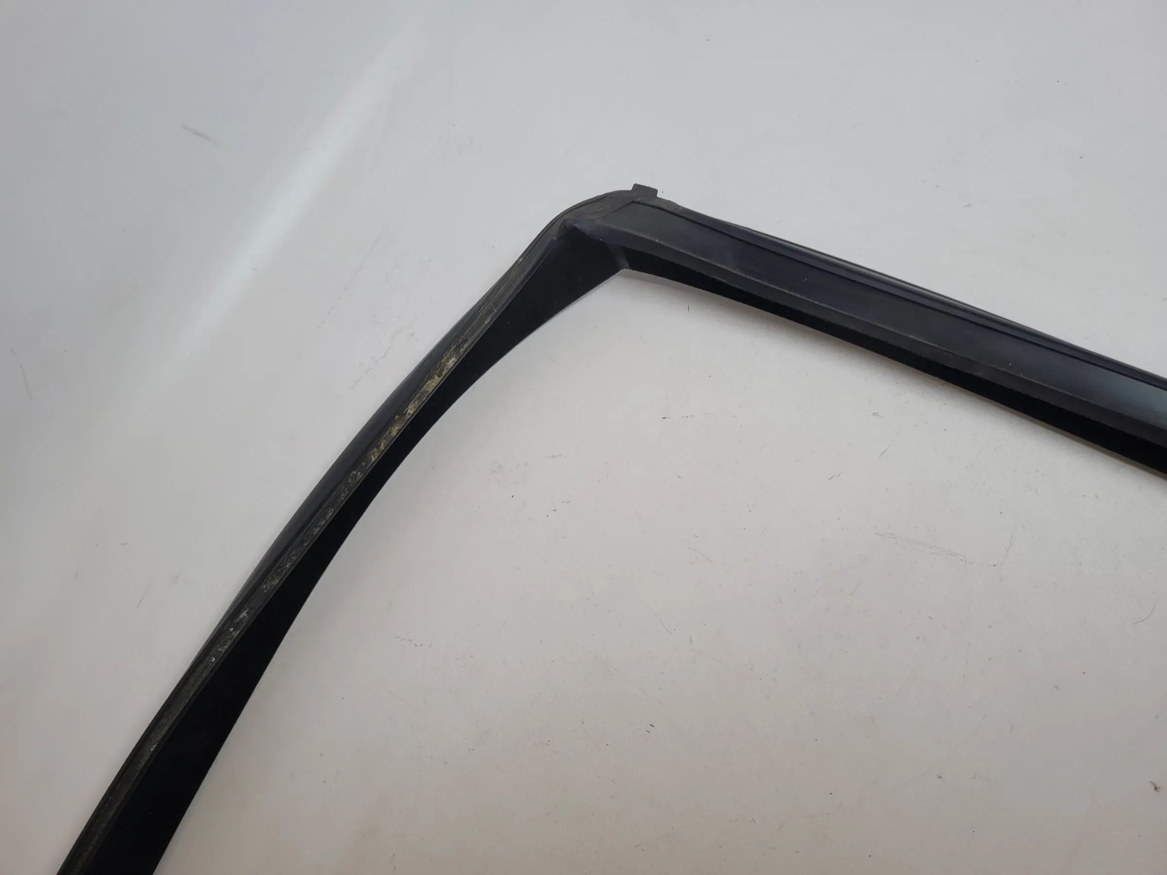BMW 5er Touring E61 Fensterführung Dichtung Gummi Vorne Rechts Original