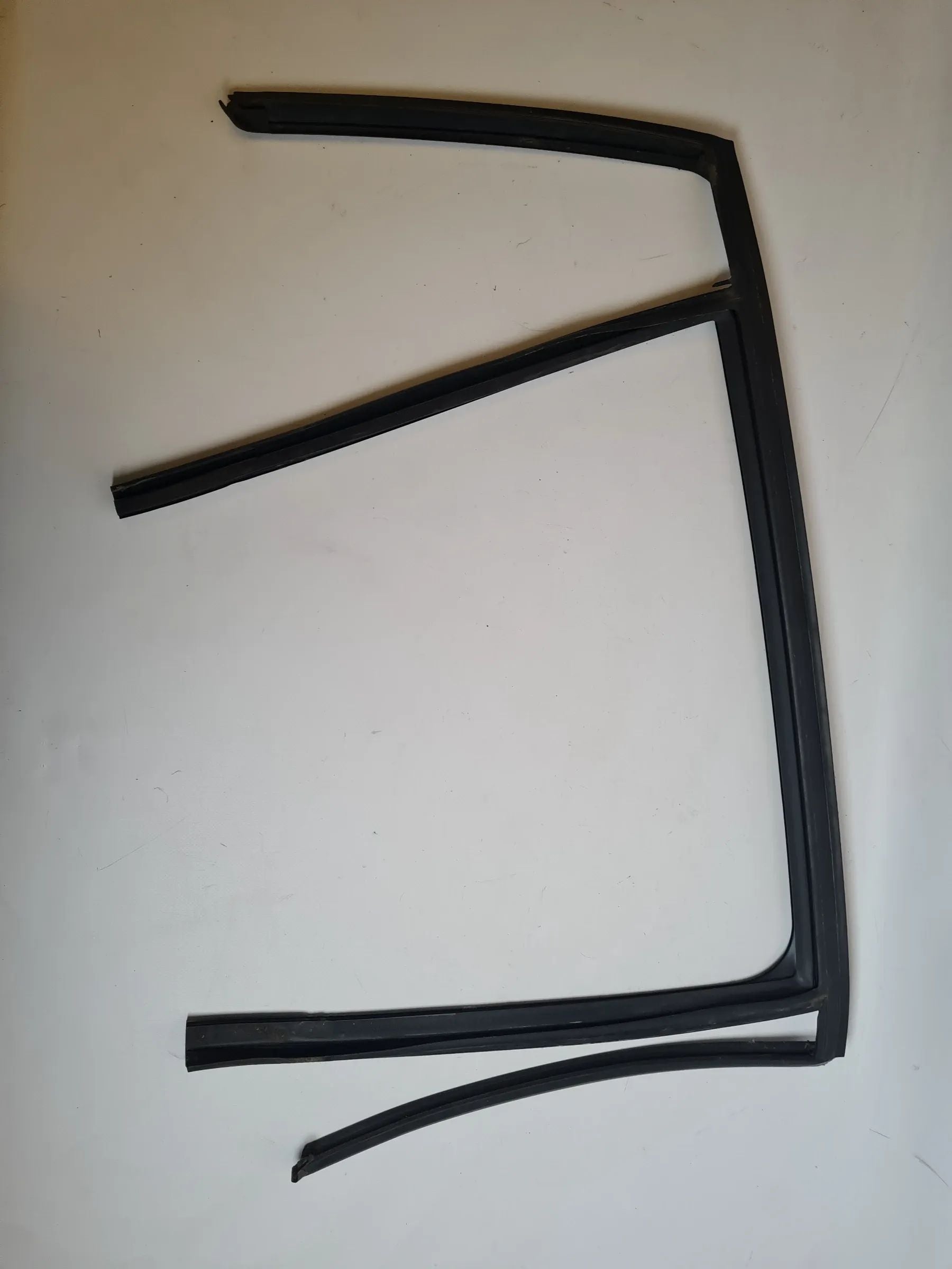 BMW 3er Touring E91 Fenster Dichtung Gummi Hinten Rechts 16850 Original