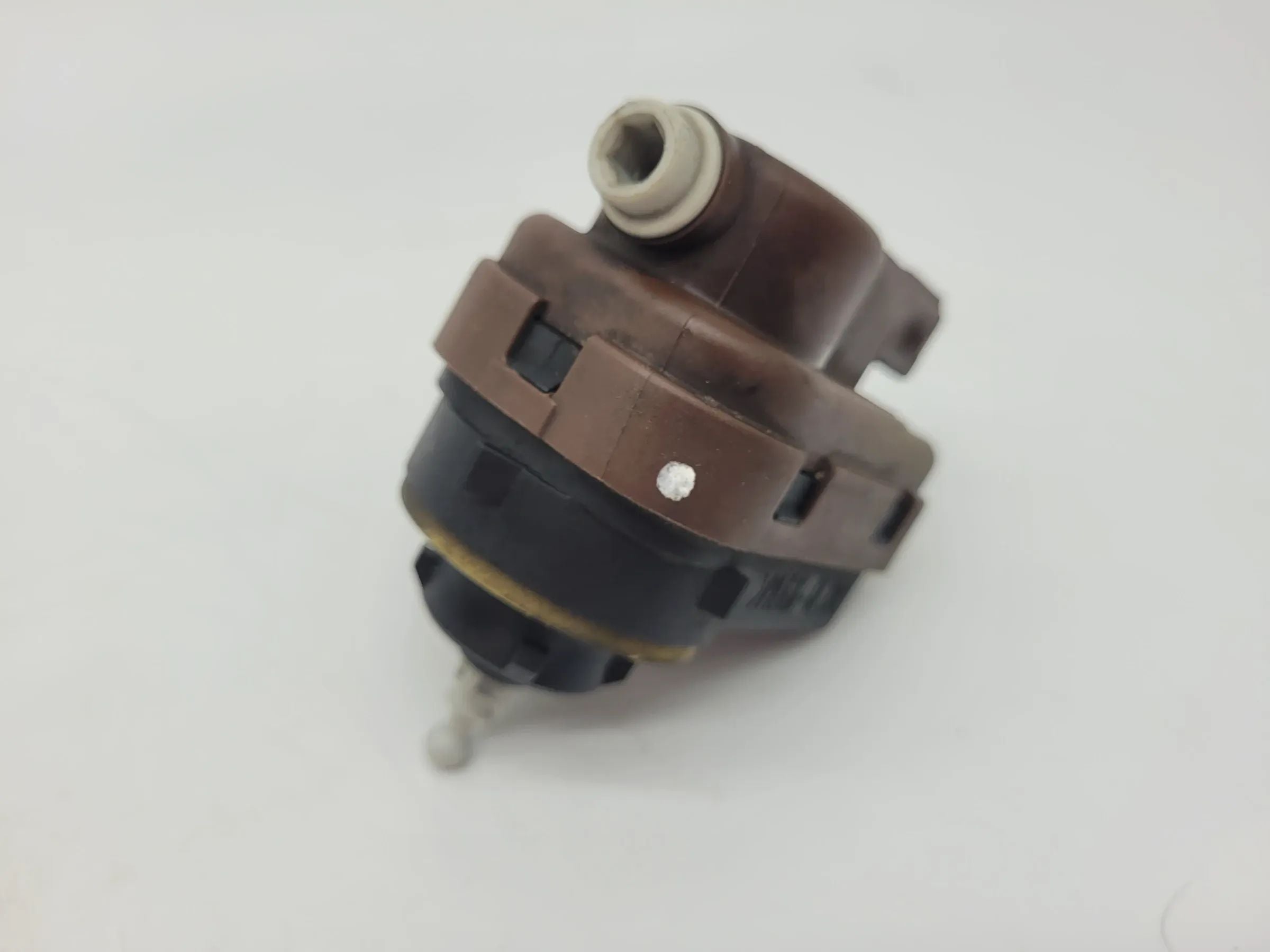 Peugeot 306 Scheinwerfer Stellmotor LWR L/R (88203989/90) (Original)