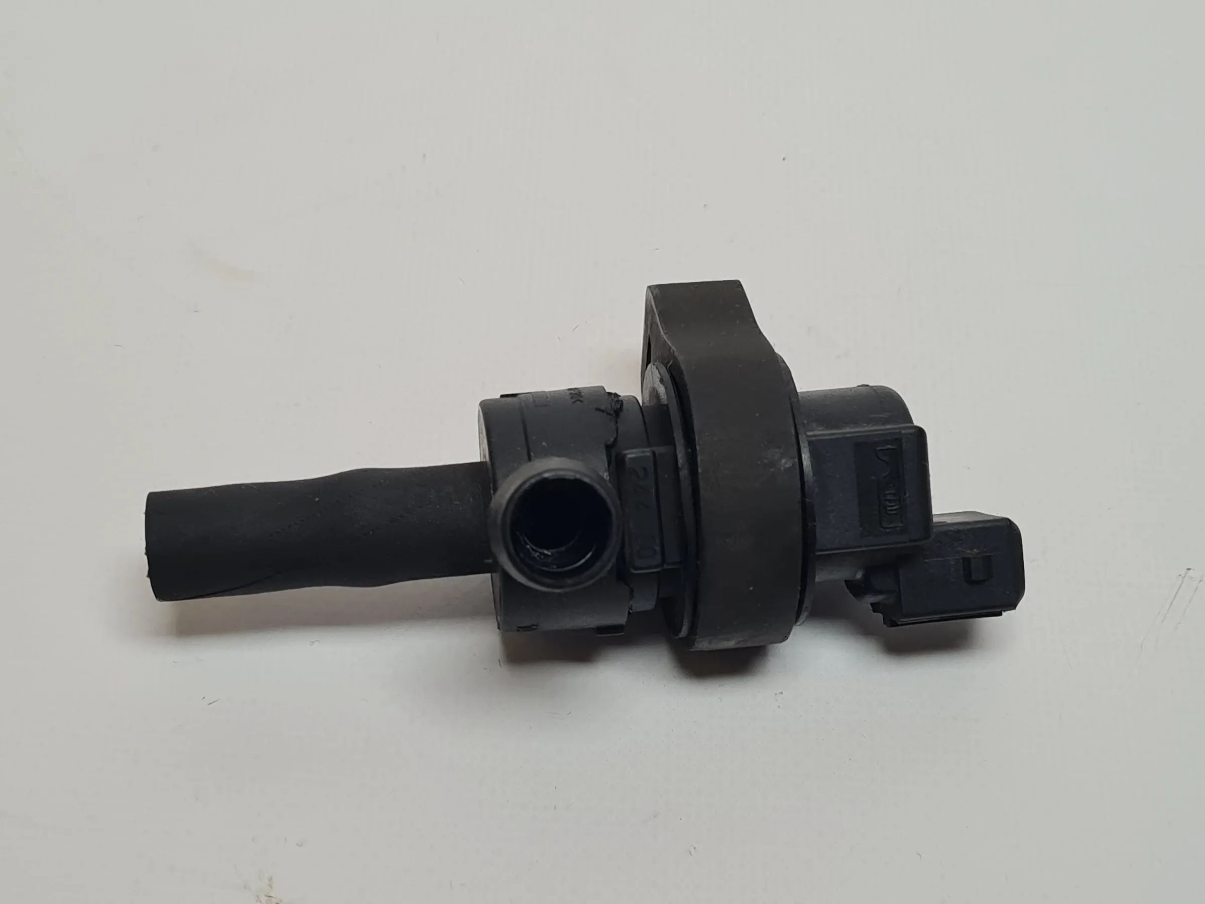BMW 3 5 X3 X5 7 er E39 E46 E60 E65 E53 E36 Tankentlüftungsventil 1433602