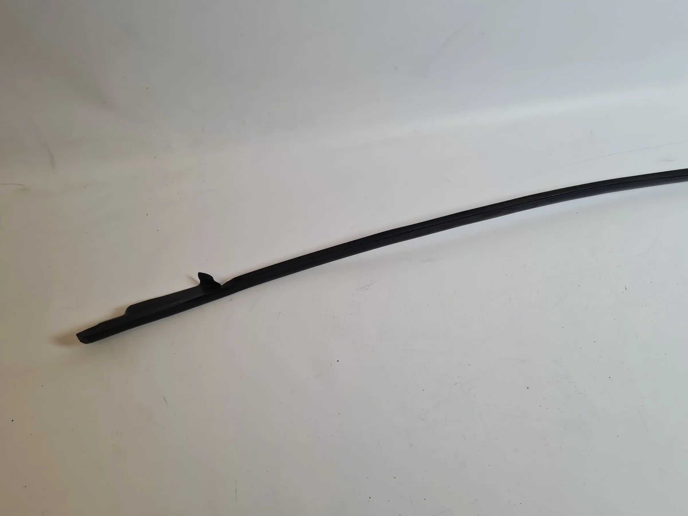 Seat Ibiza IV (6J5/6P1) Fensterschachtabdichtung Links 6J4837477