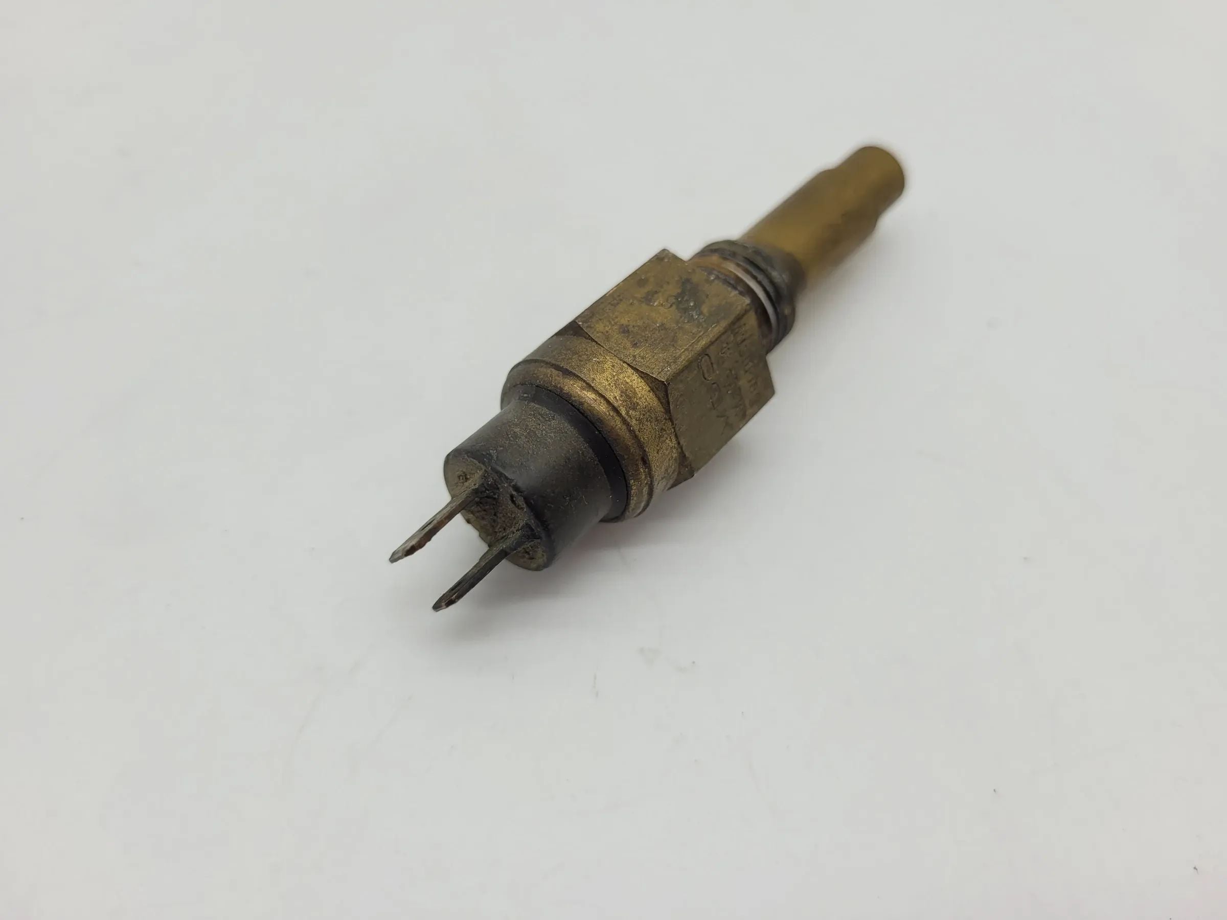 BMW 5er E28 E34 6er E24 7er E23E32 VDO Temperaturgeber 803/1/22