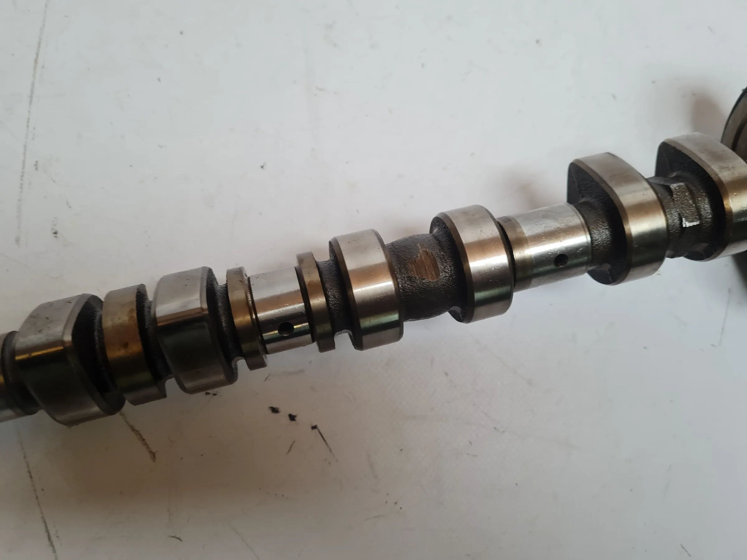 Original Mercedes C-Klasse CL203 排気側カムシャフト M111.955 R1113601