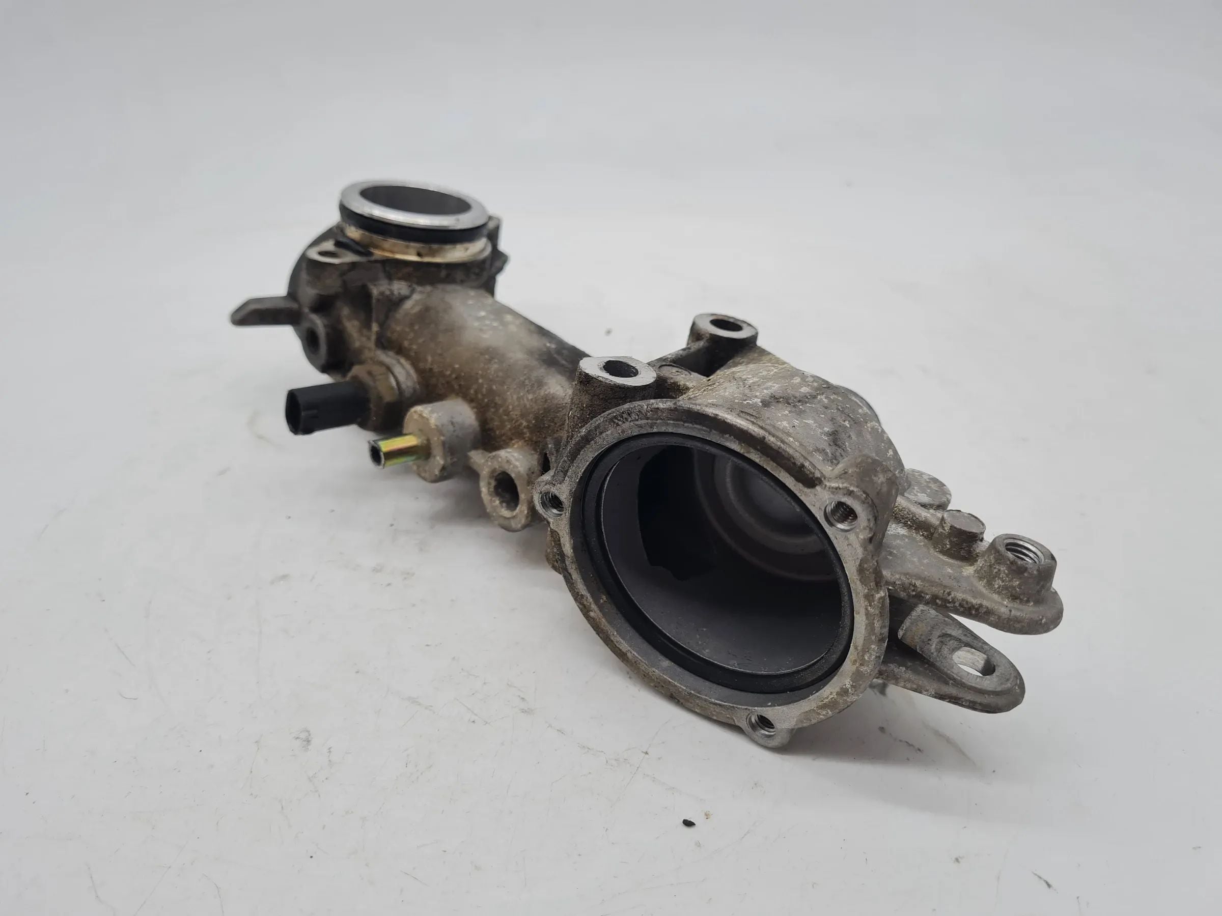 Original Mercedes C-Klasse CL203 サーモスタットハウジング M111.955 A1112030473