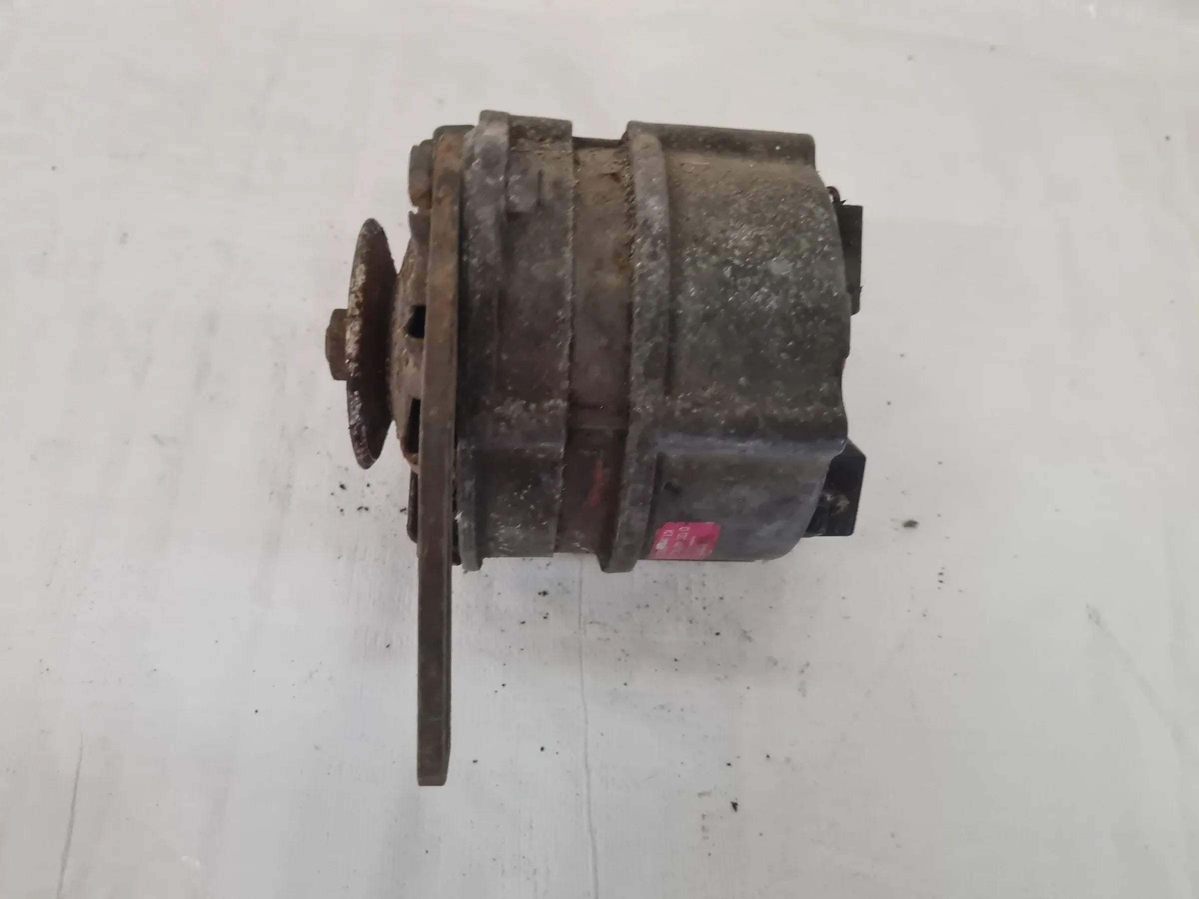 Original Bosch Lichtmaschine Generator Oldtimer 0120489605 / 0192052004