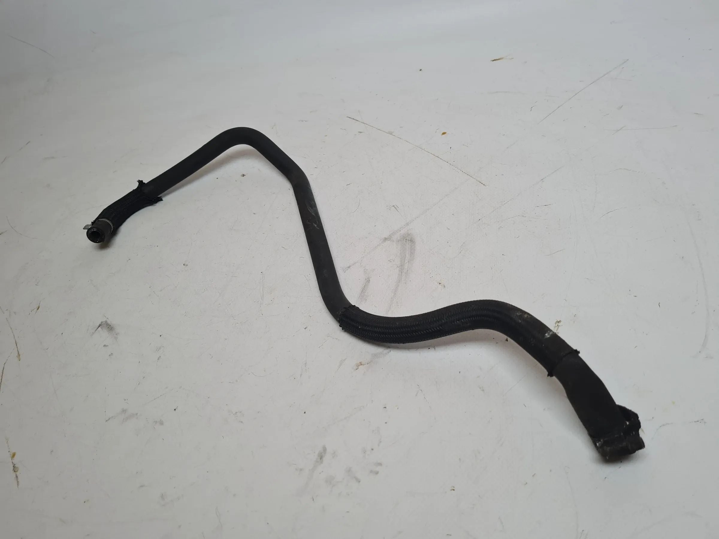 Original Mercedes C-Klasse CL203 ホース M111.951 A1111410983