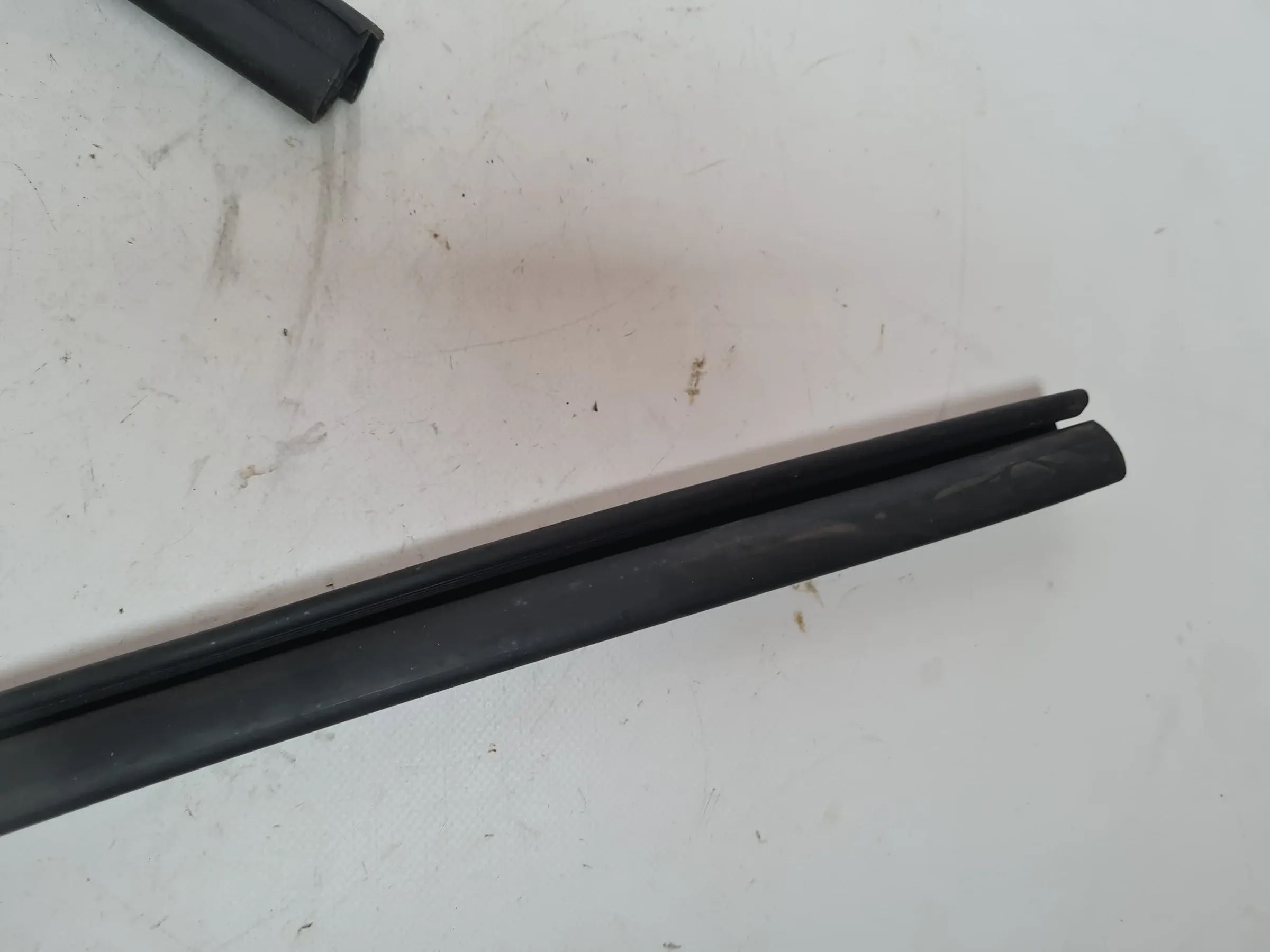 Original Renault Zoe BFM Dichtung Fenster Tür Rechts 823304181R