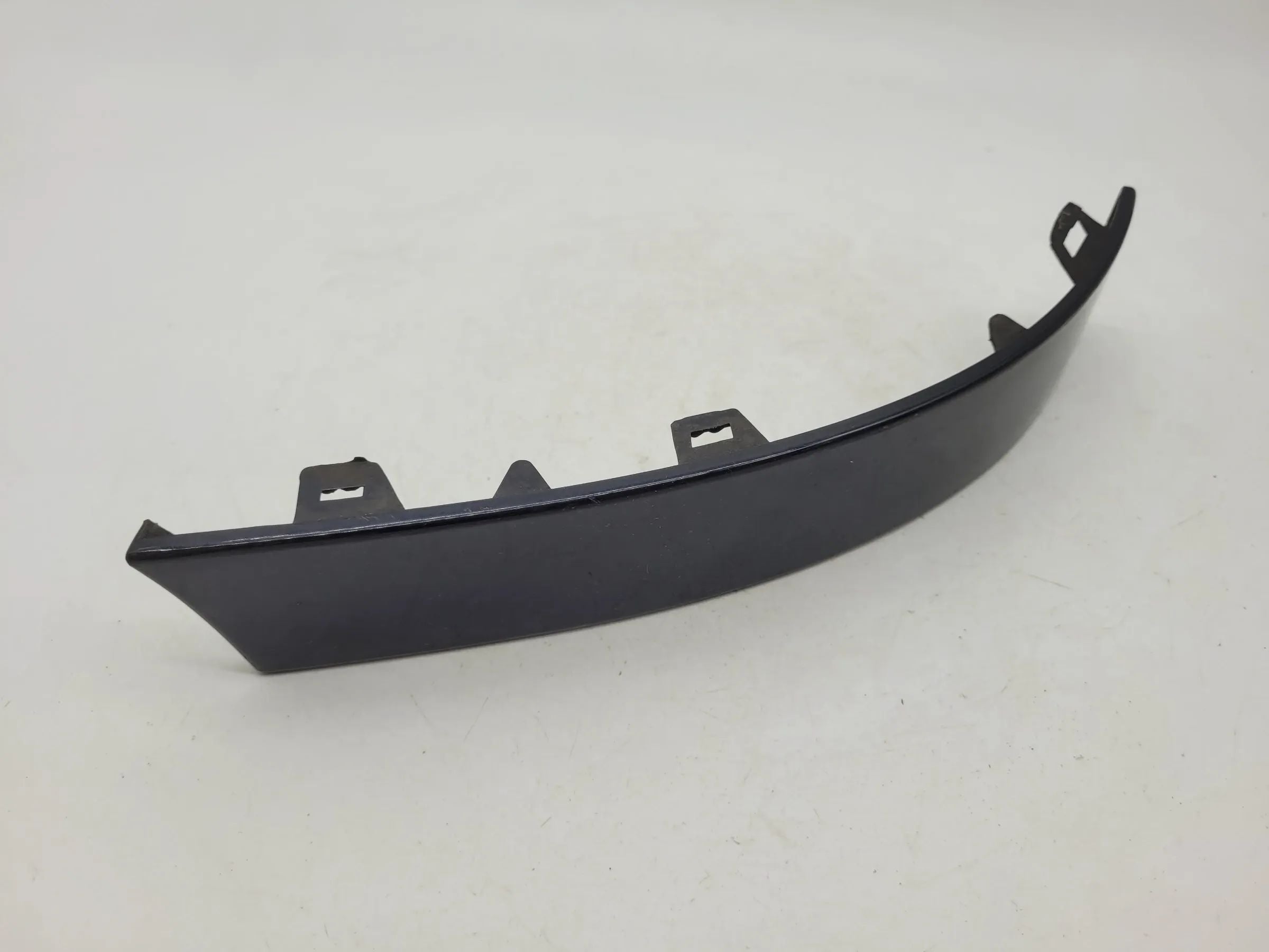 Original Audi A4 B5 Blende Rahmen Rücklicht 8D0945101