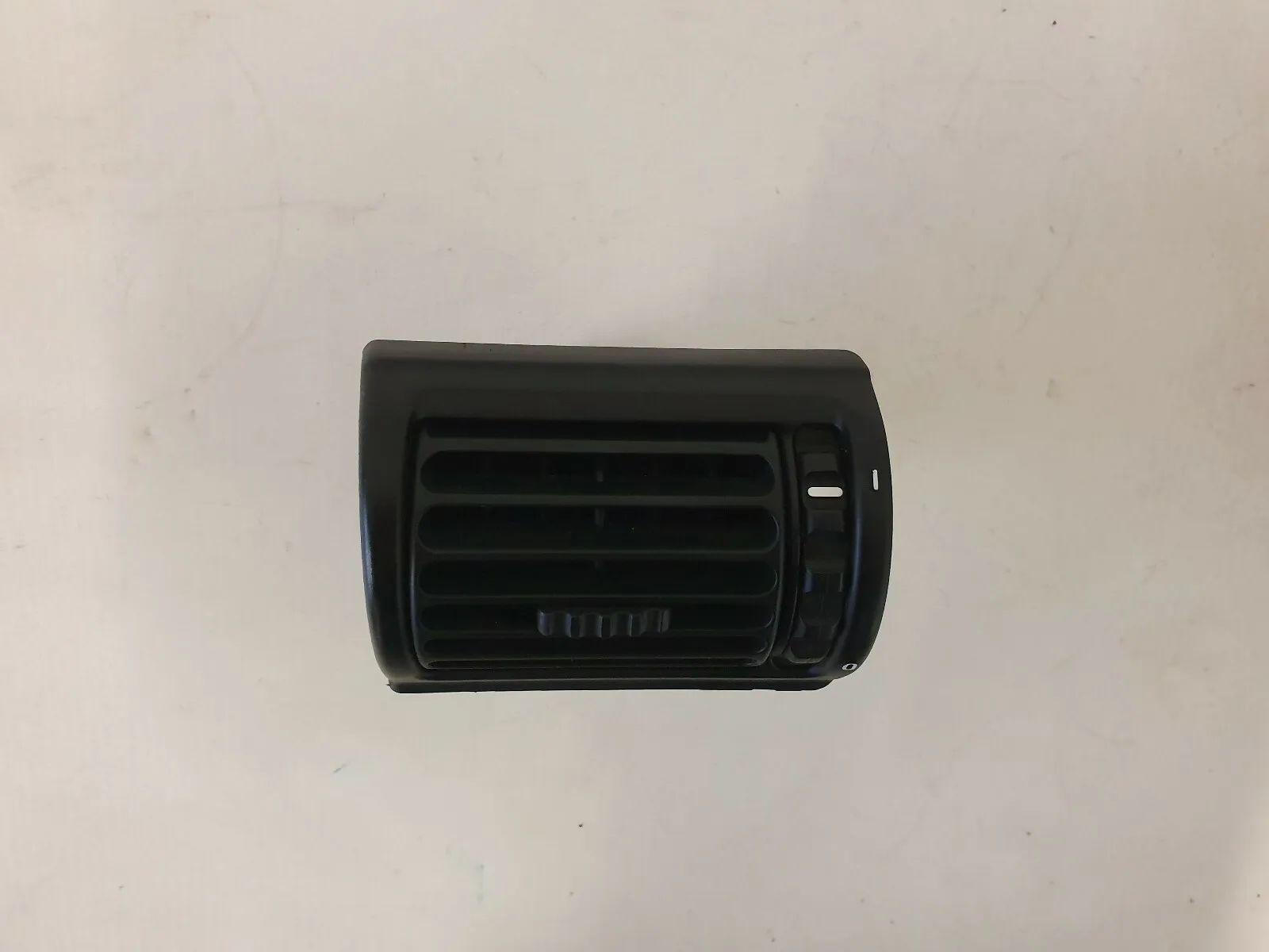 Bocchetta Aria Cruscotto Sinistra Originale BMW e36 8390217