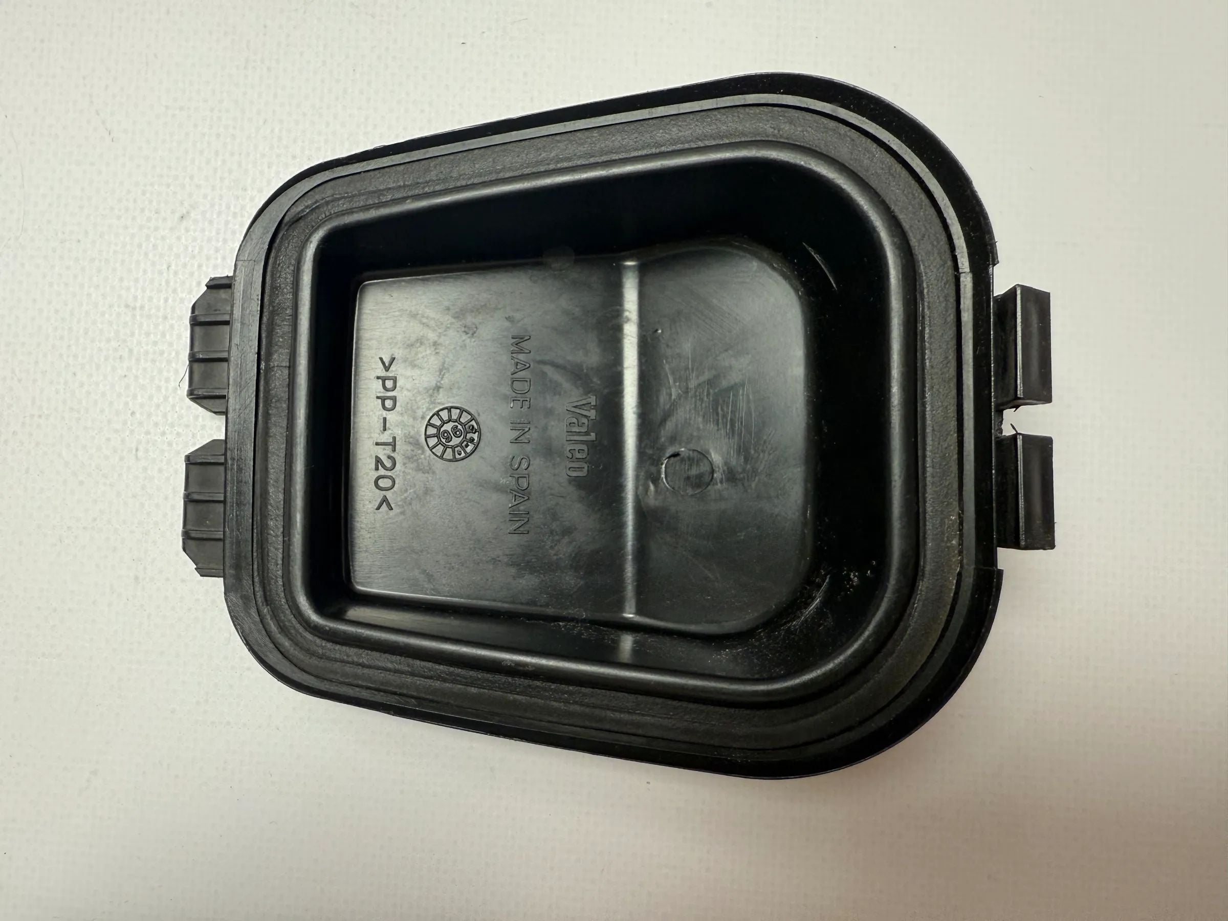 純正Audi VW Seat A80 ヘッドライトカバー 304451102 / 20-5365C