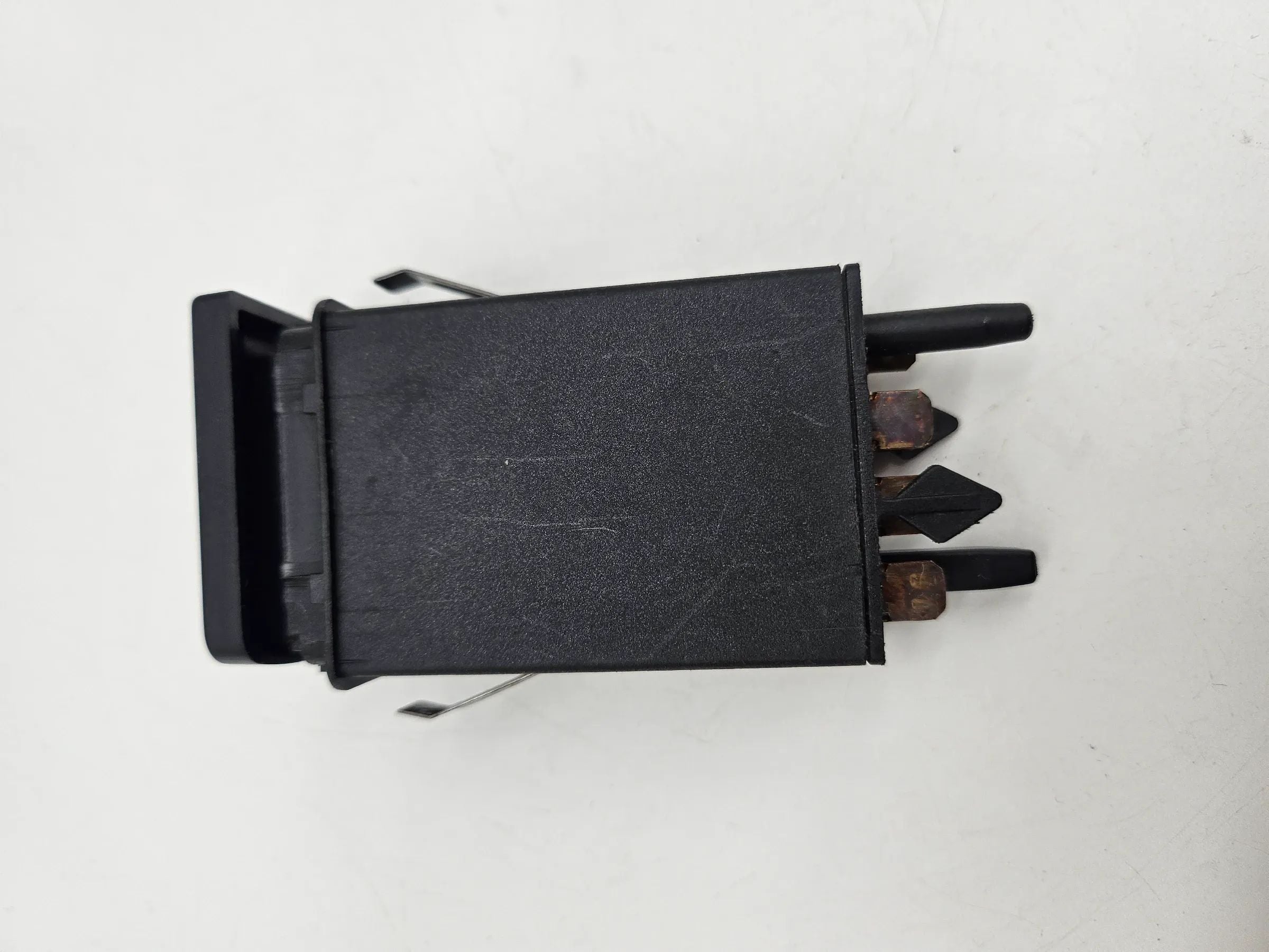 Oryginalne Audi A3 8L Przełącznik Podgrzewania Tylnej Szyby 8L0941503B