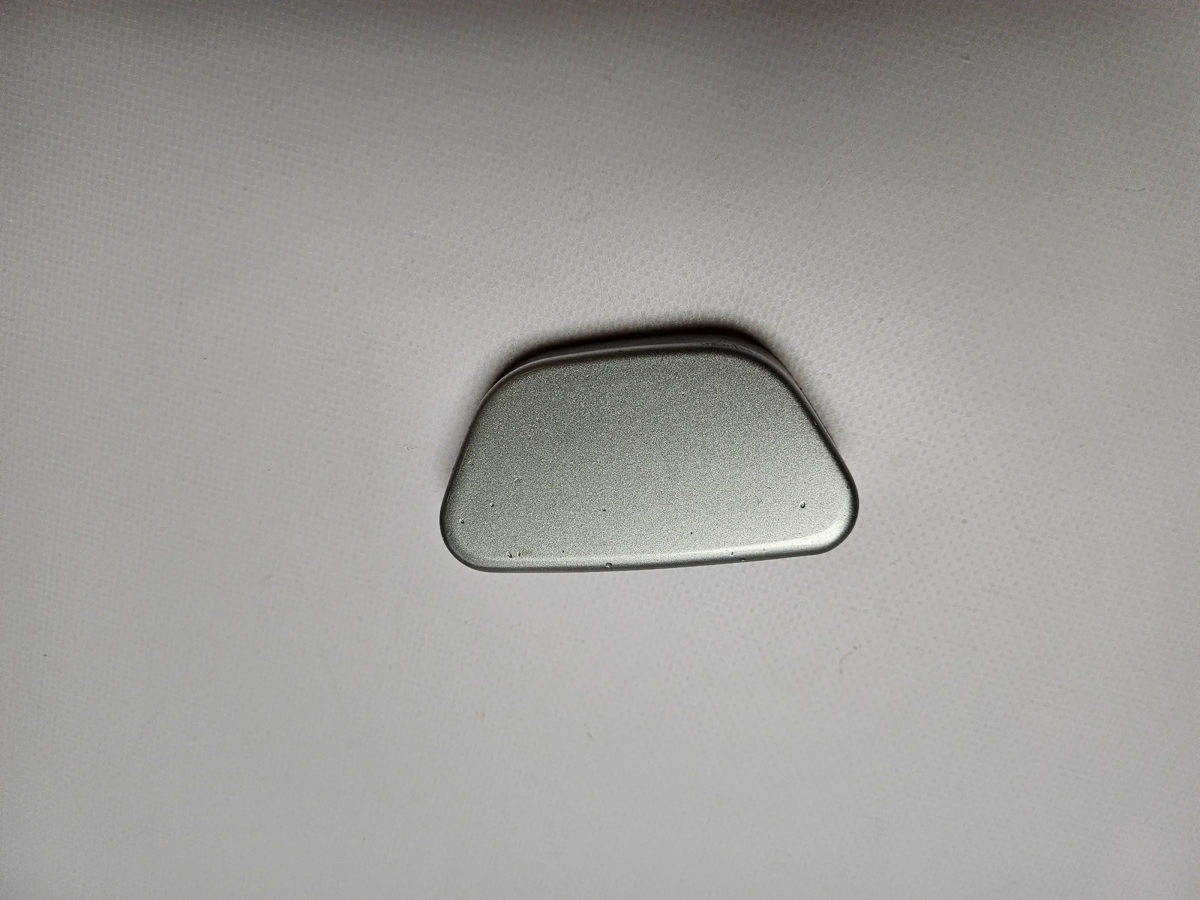 Original Mercedes W210 Klappe / Deckel Düse SWA linkls  silber A2108260977