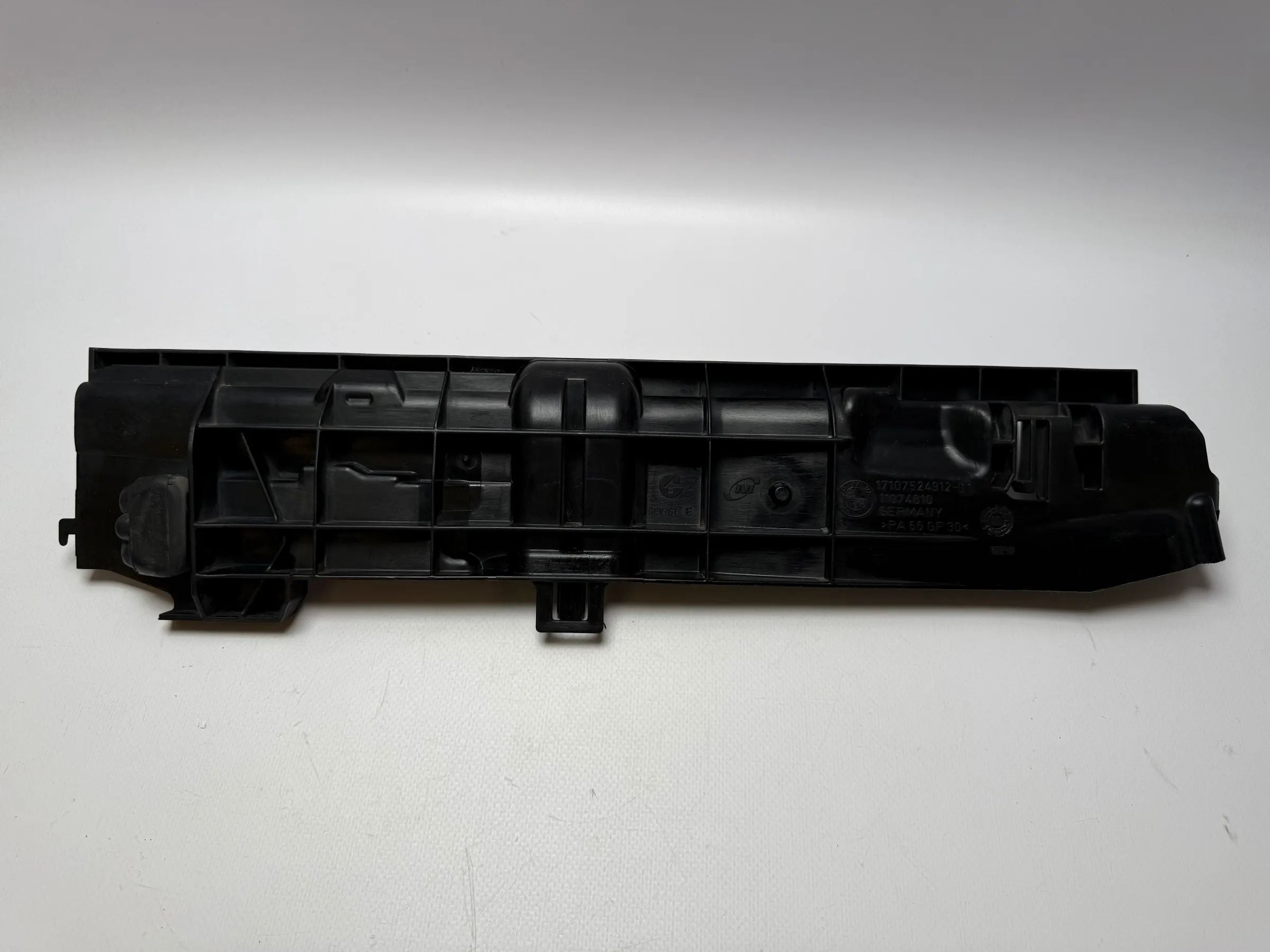 Oryginalny BMW 1er E87 116i Lewy Wspornik Chłodnicy 17107524912-11 11074810