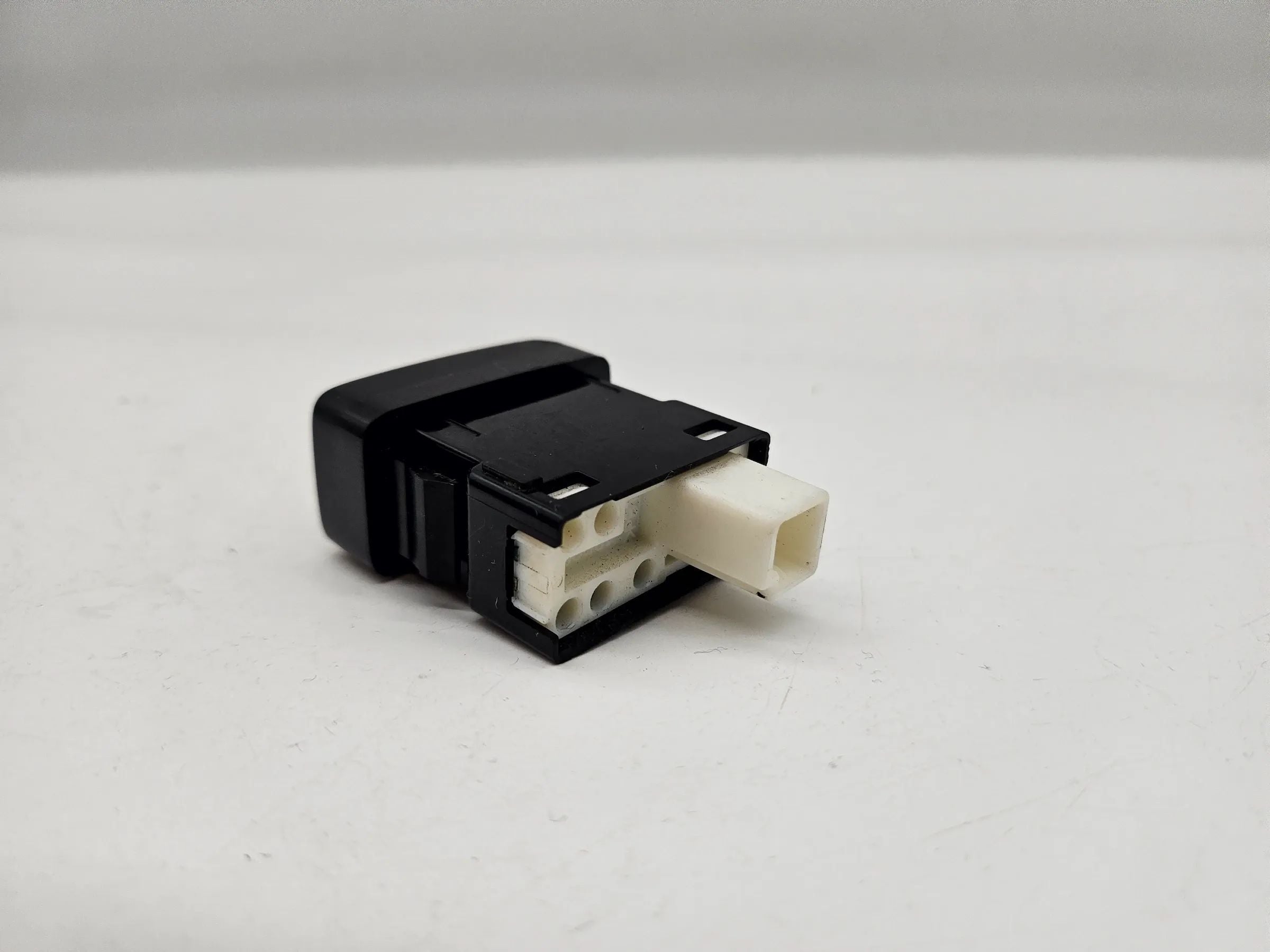 Oryginalny przełącznik centralnego zamka Daihatsu Cuore Bj 2004 489097