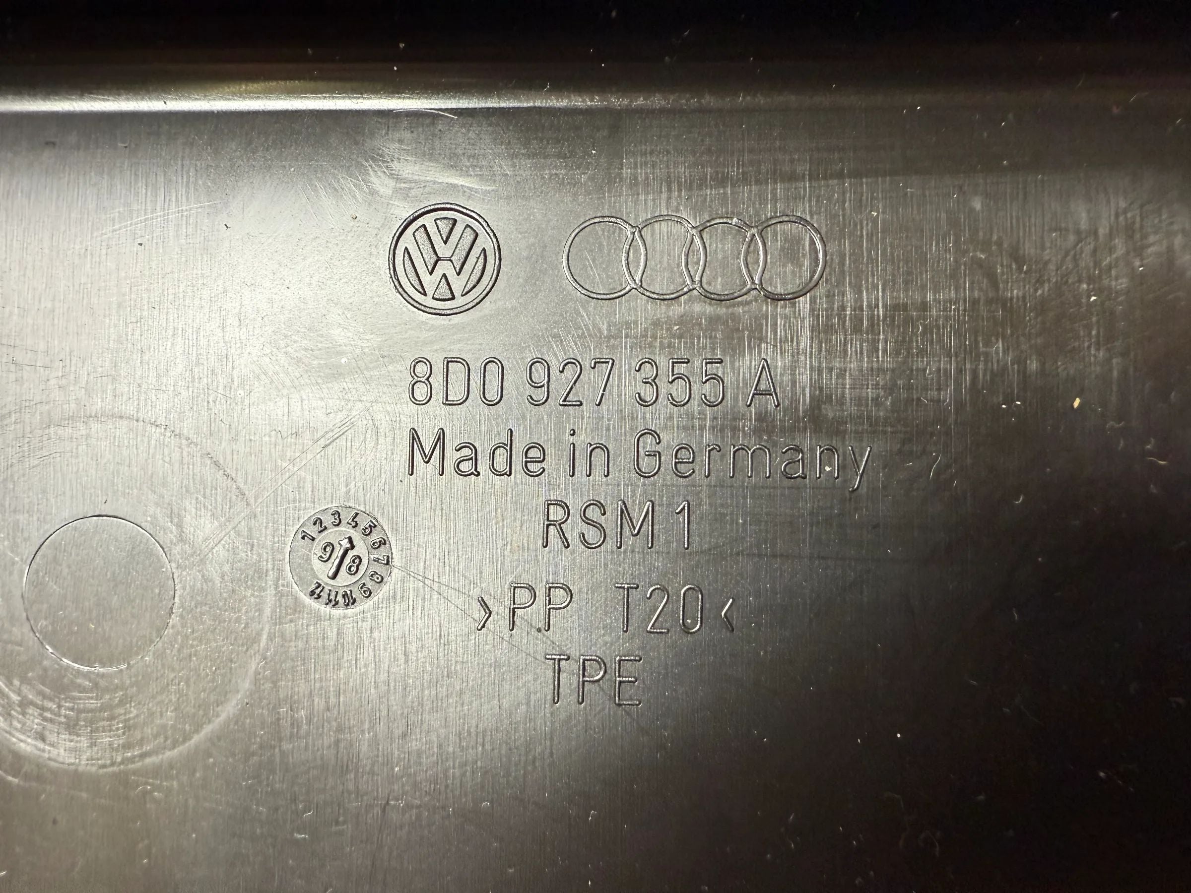 Original AUDI A4 B5 VW Passat 3B 3BG control unit bracket 8D0927355A 8D0927613 