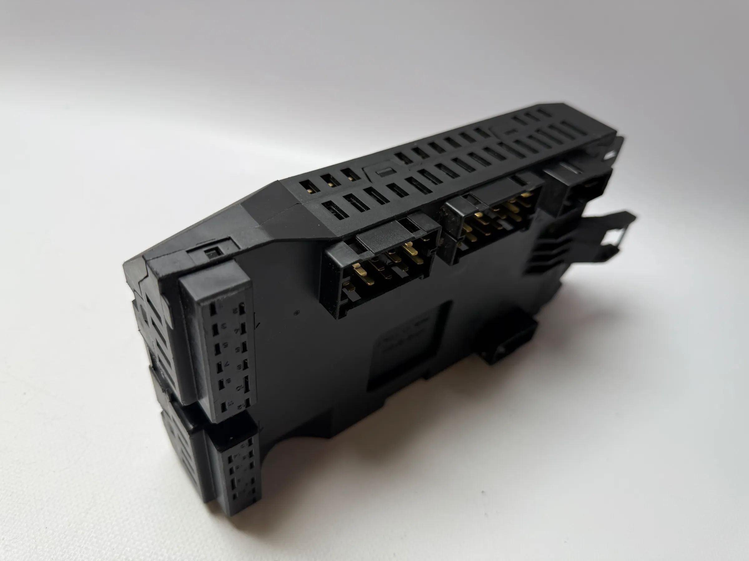 Caja de fusibles original MERCEDES-BENZ SPRINTER (905) N A9015400350