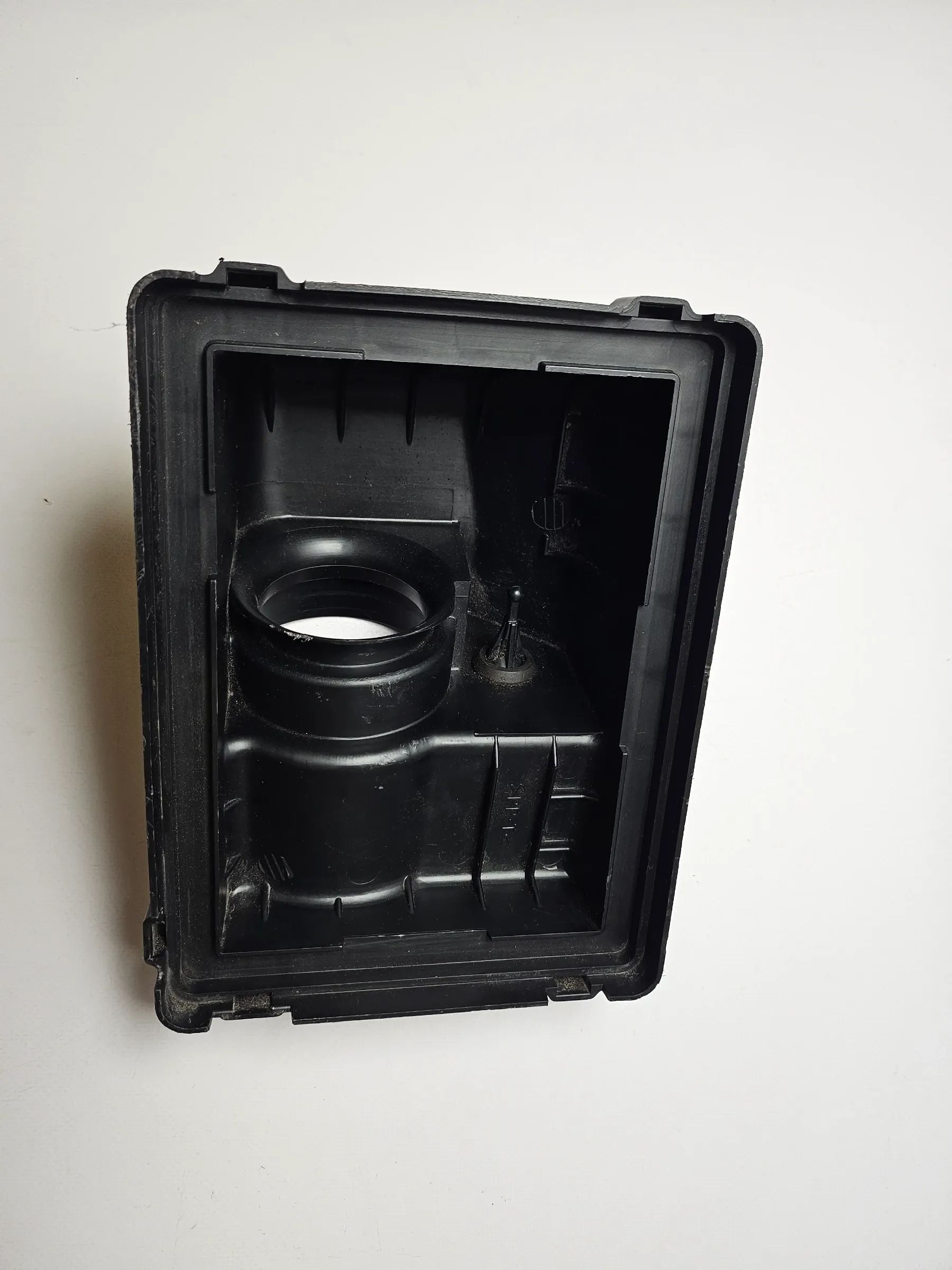 Originele Mazda Demio 1.4 DW Bovenste luchtfilterkast B34M E5T52171