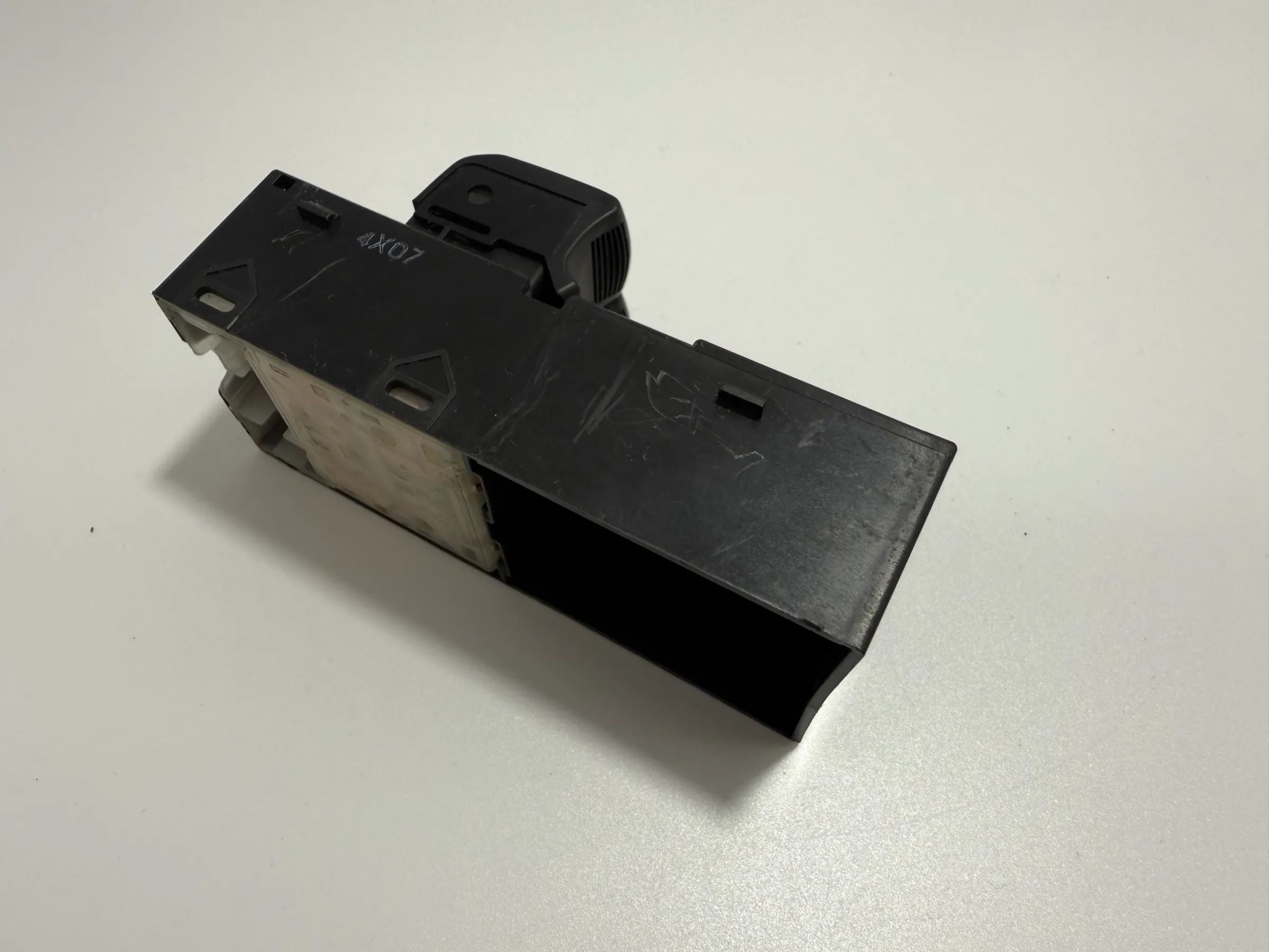 Original Botão Interruptor Elevador de Vidro Nissan Micra III 25401-AX600