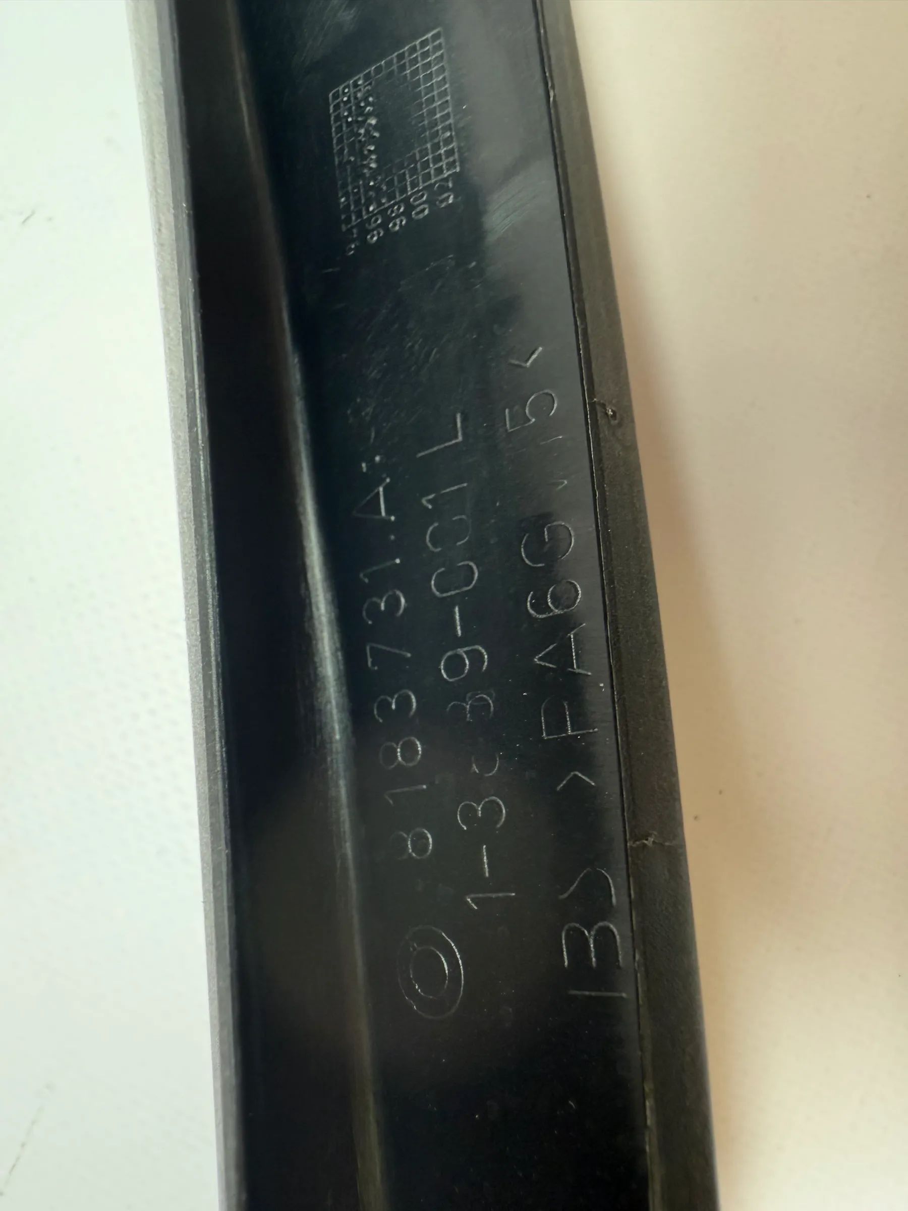 BMW E39 運転席・助手席ドアフレーム内張り 51.32-8183731 純正中古パーツ