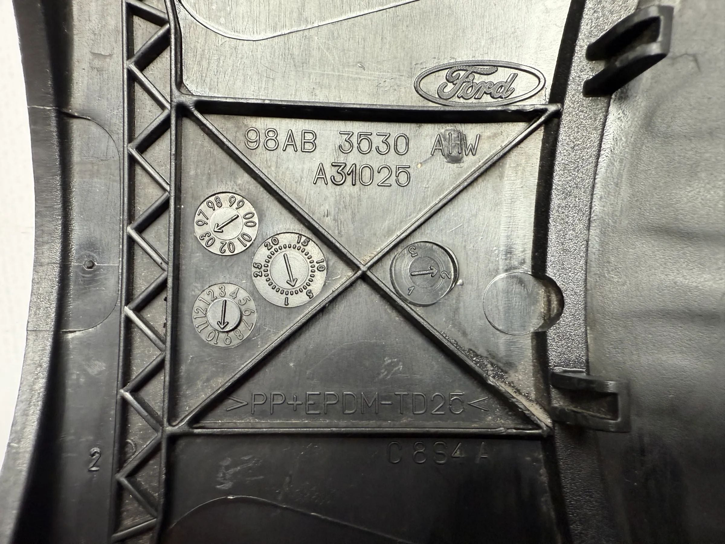 Original Ford Focus steering column cover trim 98AB-3530-AHW A31025