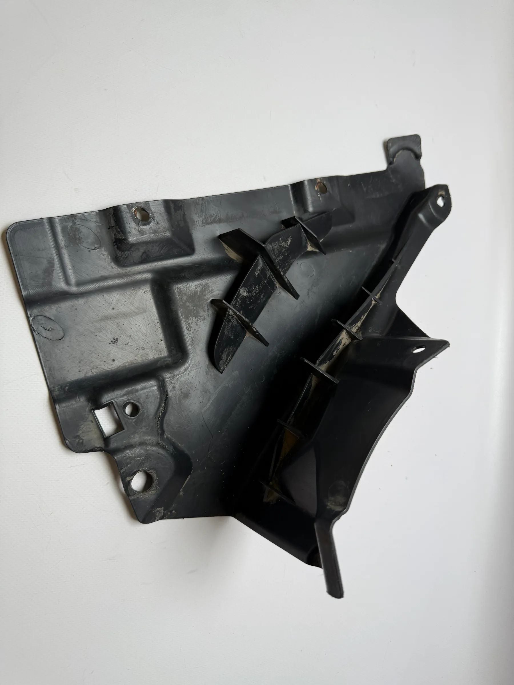 Оригинальная левая защита от грязи BMW E91 3 серии E90 E92 E93 E84 51717159189