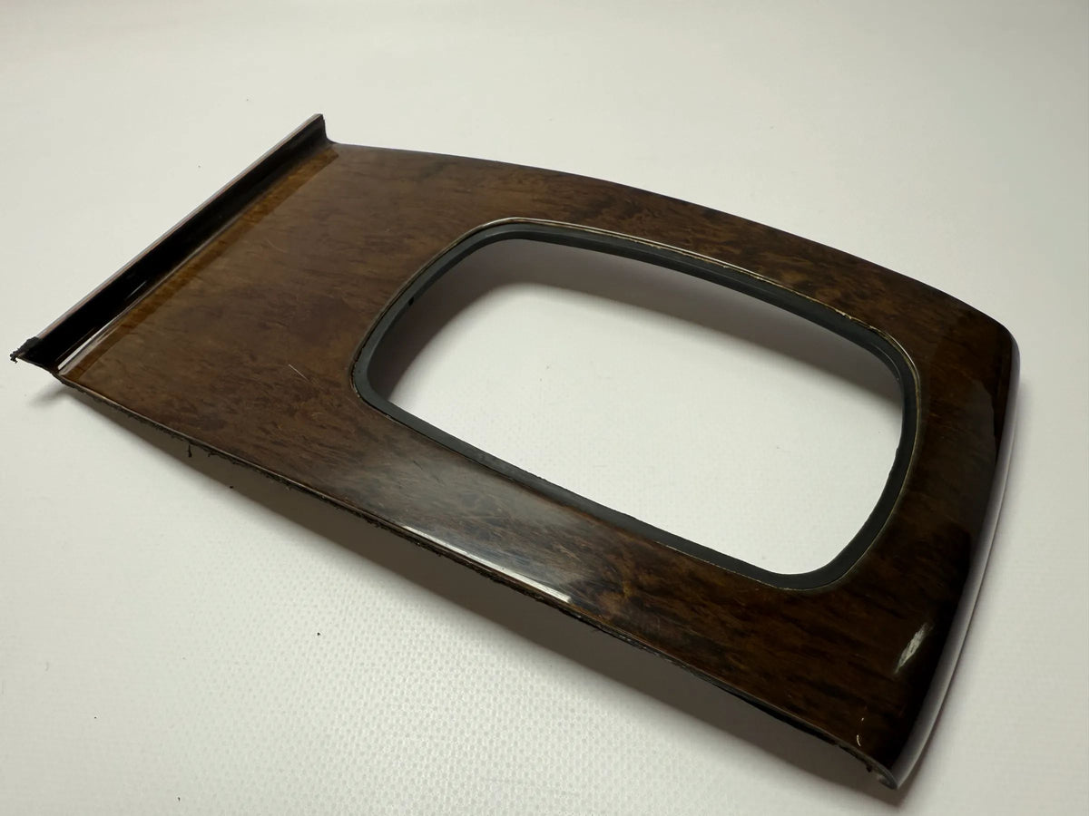 Oryginalna osłona dźwigni zmiany biegów Audi A6 4B drewno korzeniowe 4B0864261