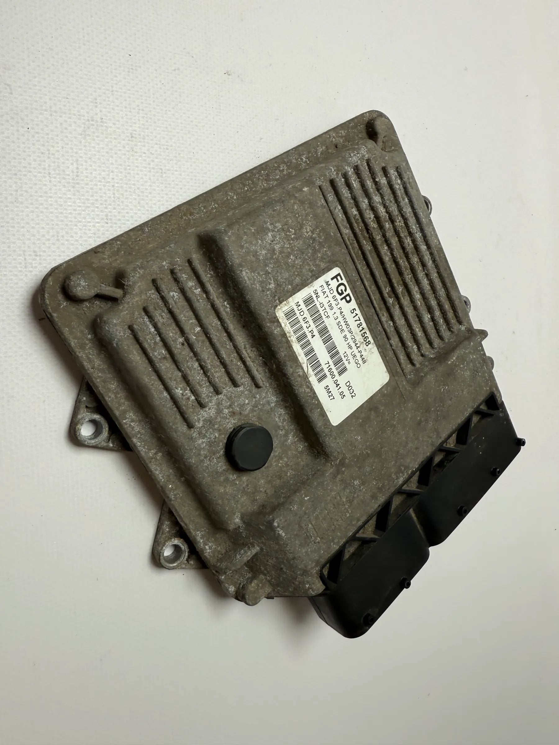 Original  FIAT Punto 199 Motorsteuergerät ECU 51781568 / MJD 6F3.P4