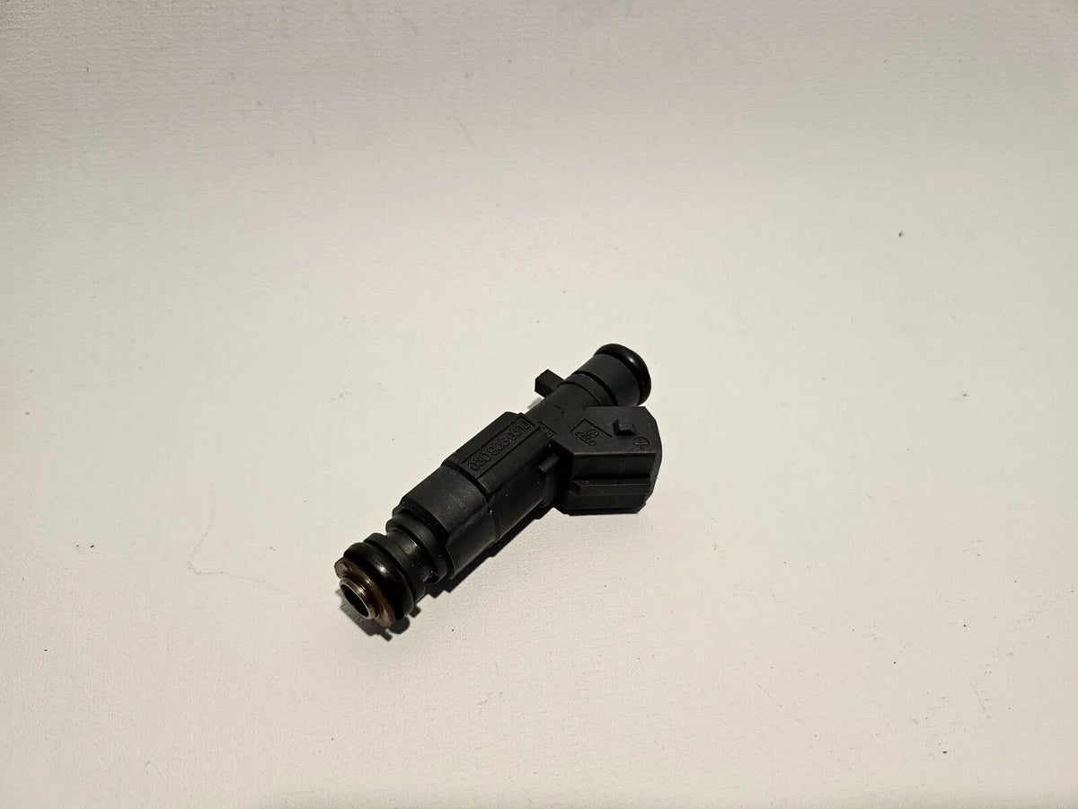 อะไหล่แท้ VW Polo 6N2 Lupo 6X หัวฉีดเชื้อเพลิง 030906031J 0280155919