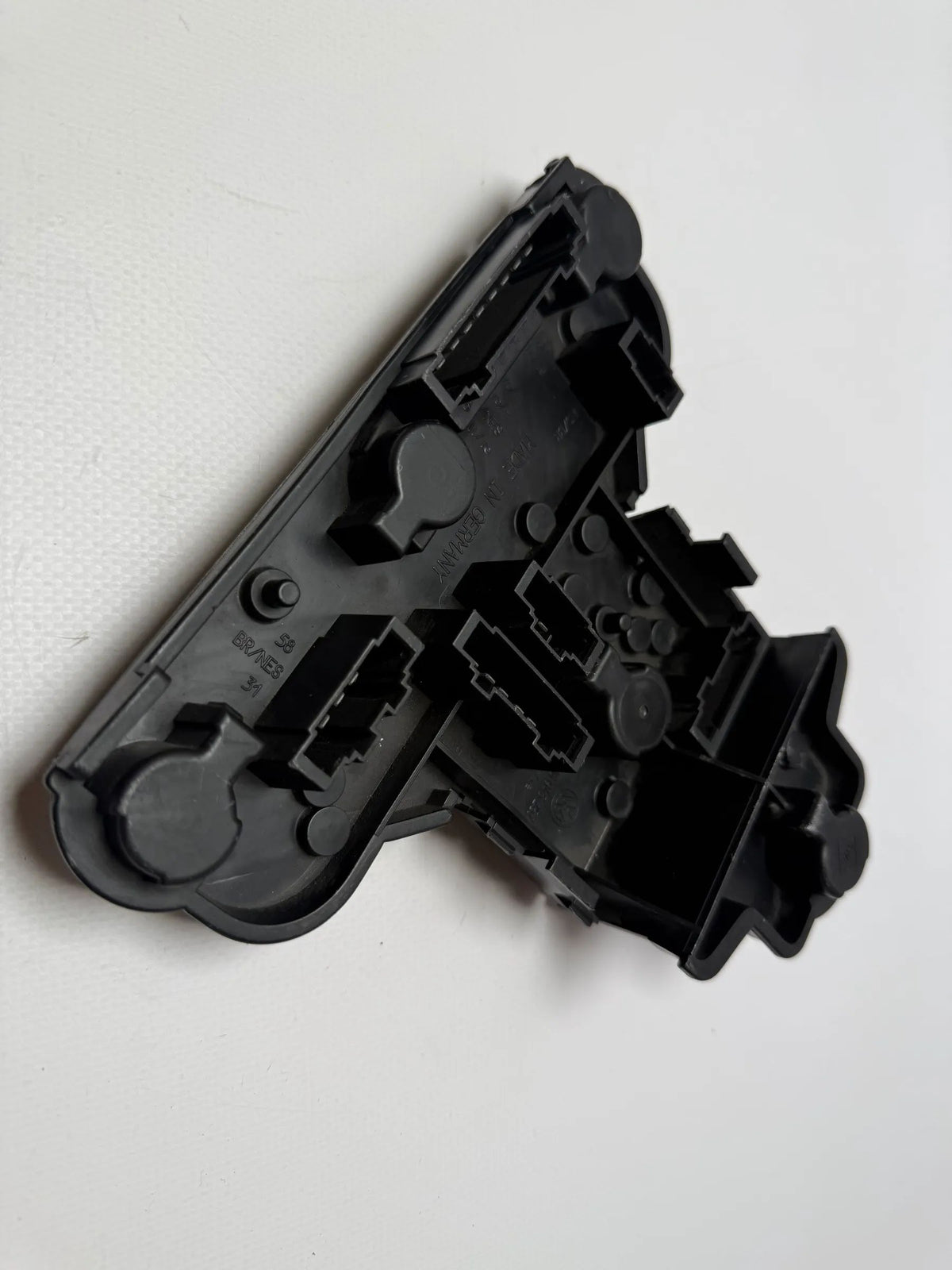 Оригинальный держатель лампы заднего фонаря VW Гольф 3 (VR6 GTI) 1H6 945 257