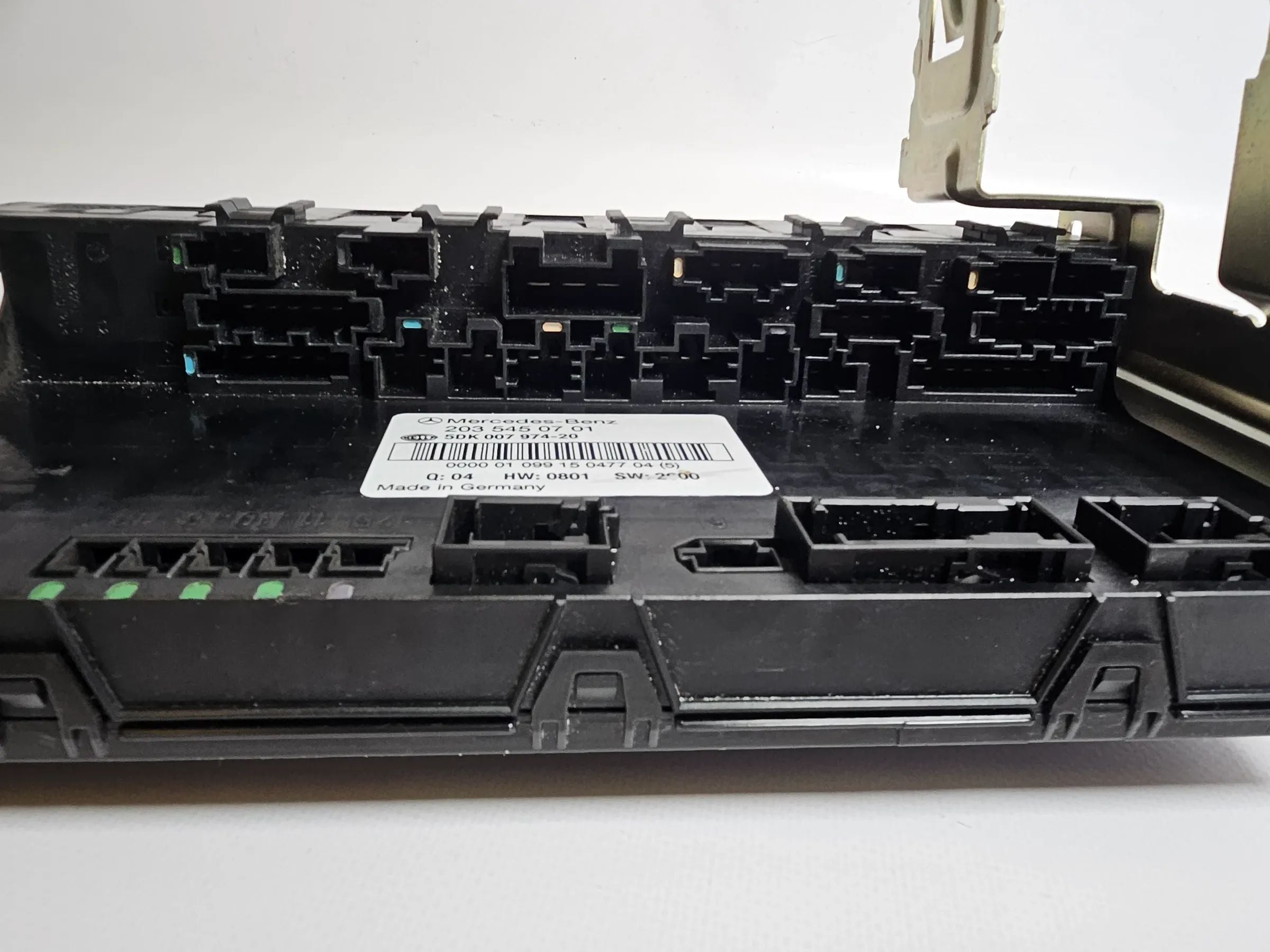 MERCEDES BENZ C-KLASSE W203 C180 Sicherungskasten SAM Modul 2035450701 HELLA