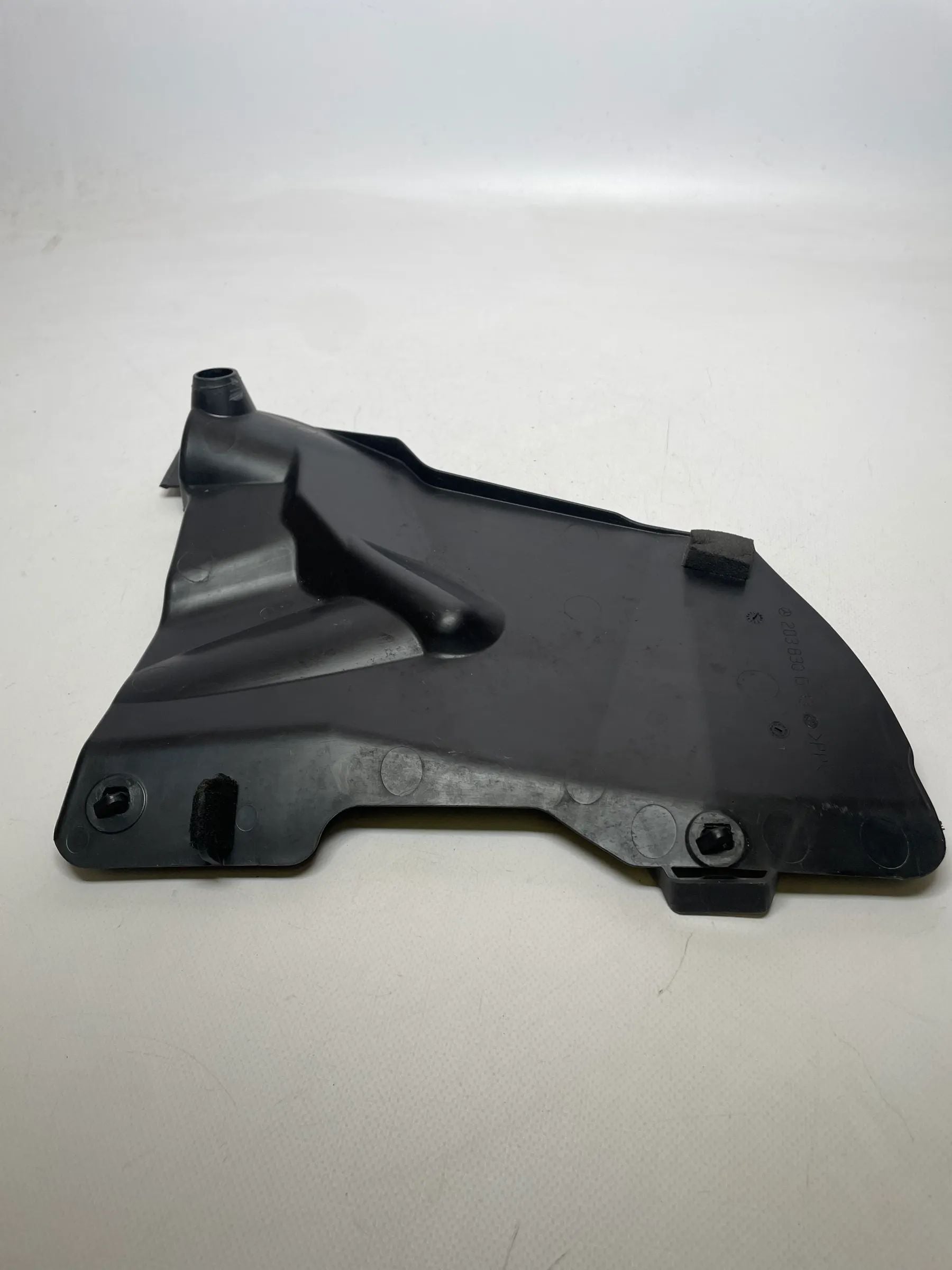 Original Mercedes C-Klasse (W203) Verkleidung Luftkanal 2038301513