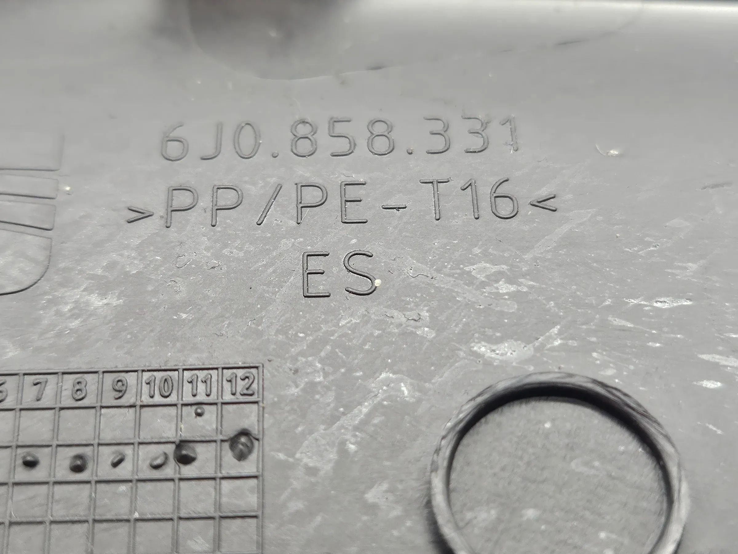Seat Ibiza 6J5 Mittelkonsole Getränkehalter Blende Verkleidung schwarz 6J0858331