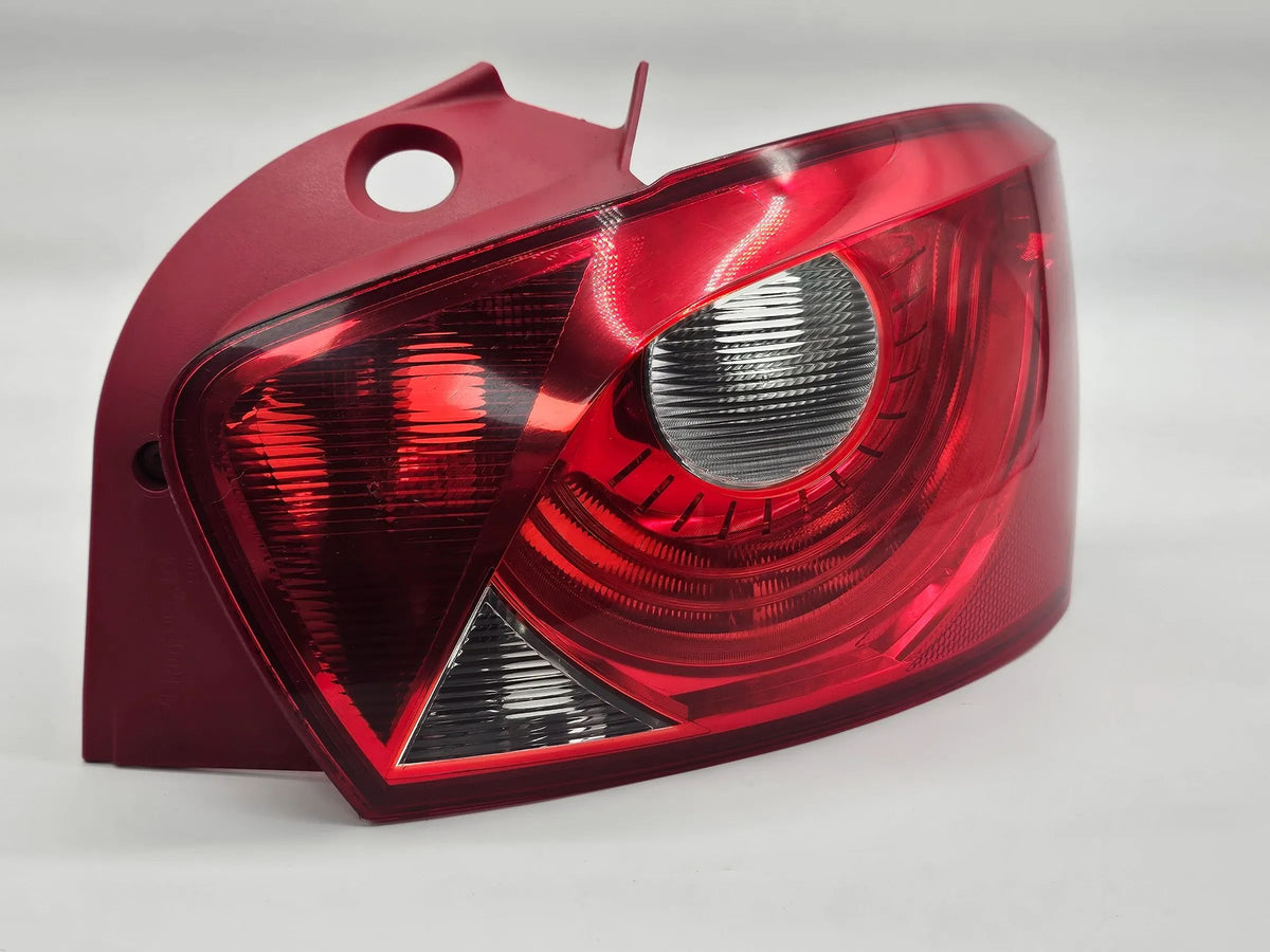 orig. Seat Ibiza 1.4 16V 6J Sedan taillight rear light right 6J4945096C