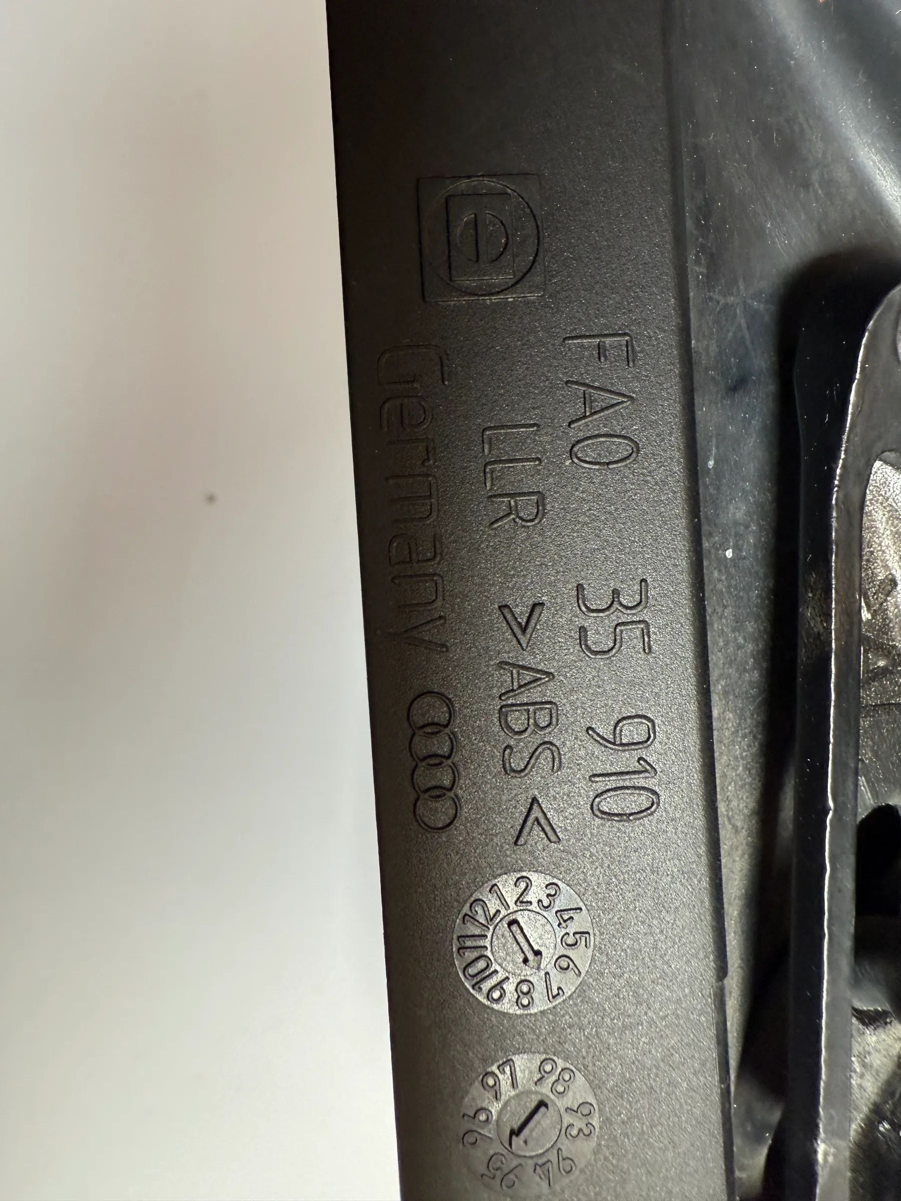 Specchietto retrovisore esterno originale Audi A6 (4B2/4B4) elettrico destro argento 012319