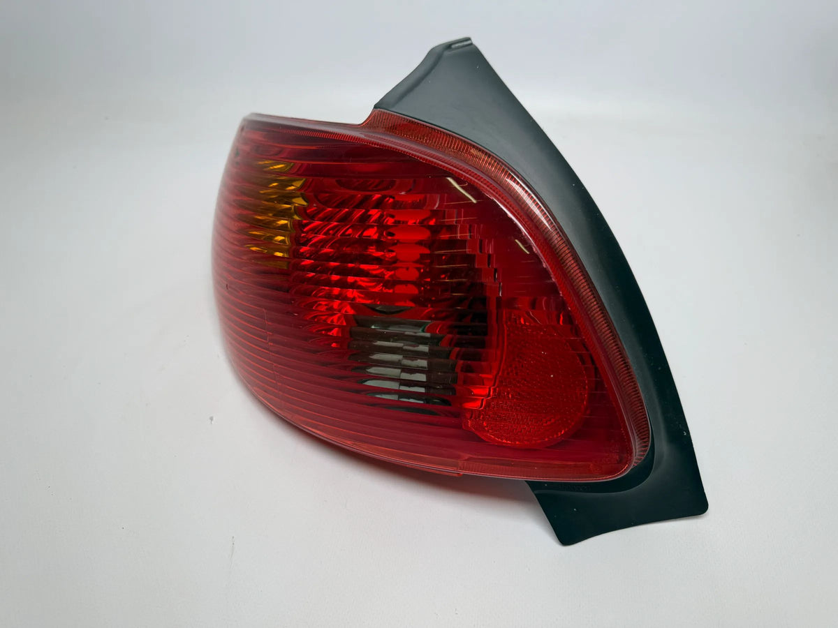 Original Peugeot 206 (2A/C) Rücklicht / Rückleuchte Links Axo Scintex 2563
