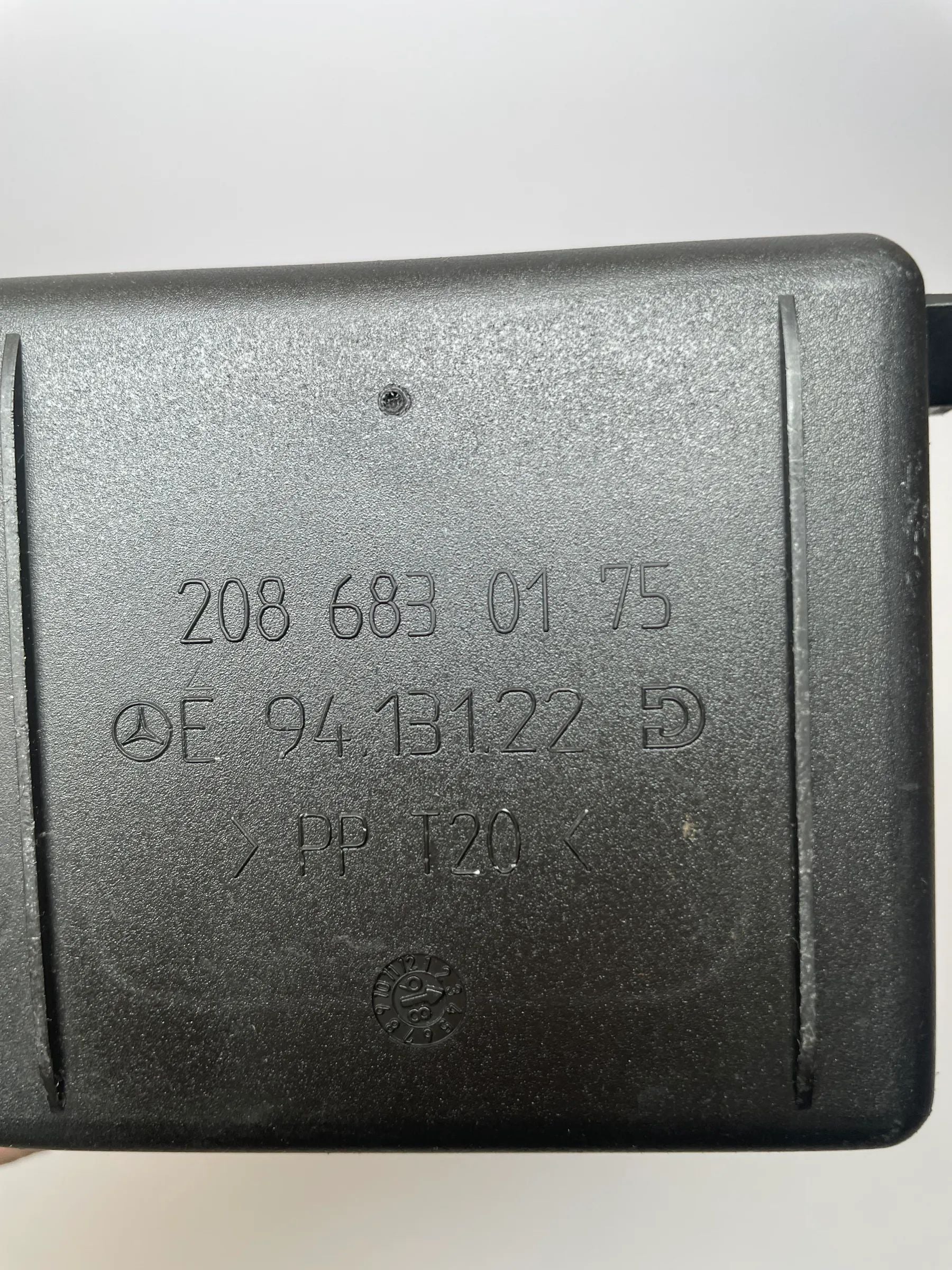 Original Mercedes CLK W208 Ablagefach Mittelkonsole 2086830175