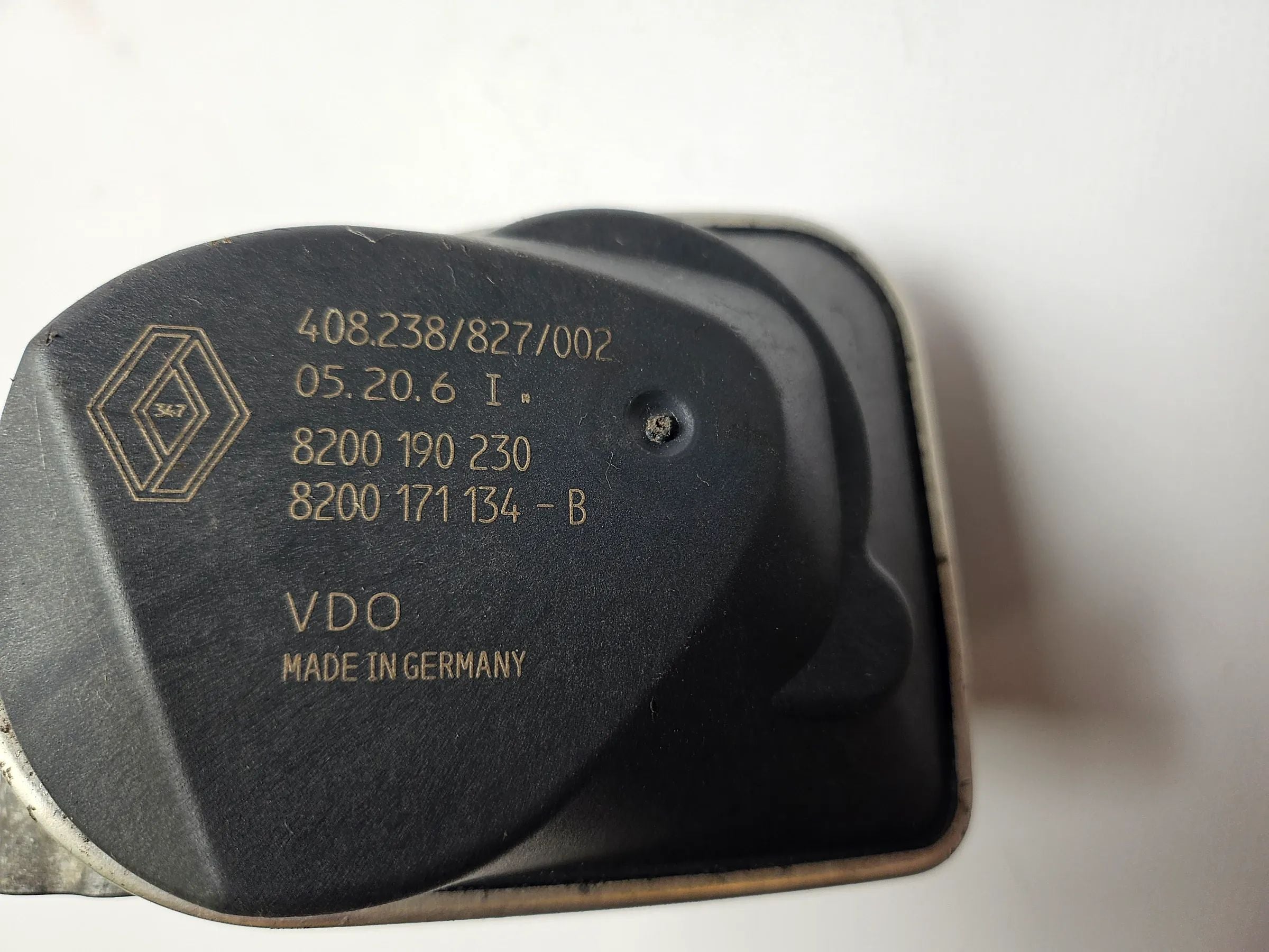 Original Renault Megane III 08-12 1.6 81KW throttle body K4M858 8200190230 