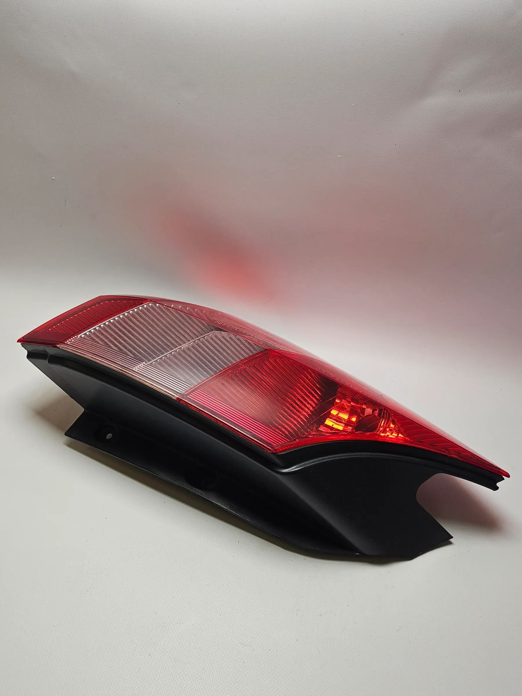 Oryginalna lewa lampa tylna Renault Scenic 2 JM 8200127704
