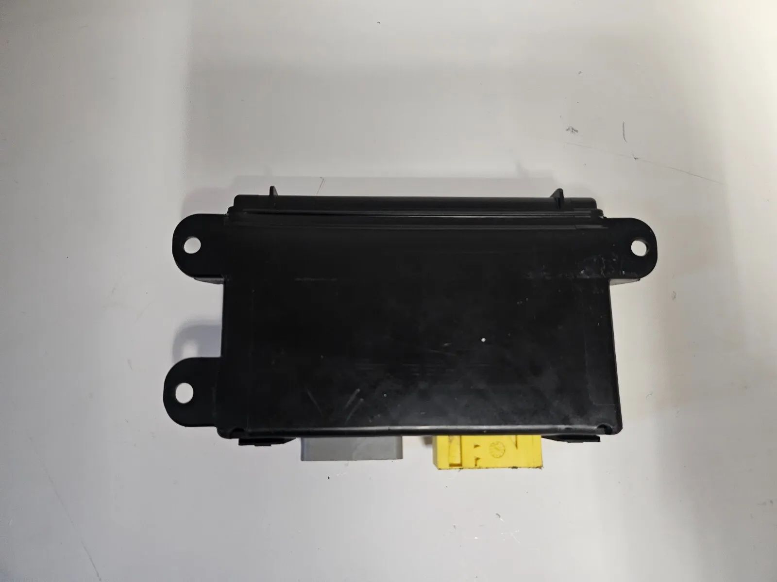 original Ford Expedition control unit tailgate trunk lid AA8T-14B673-AD 