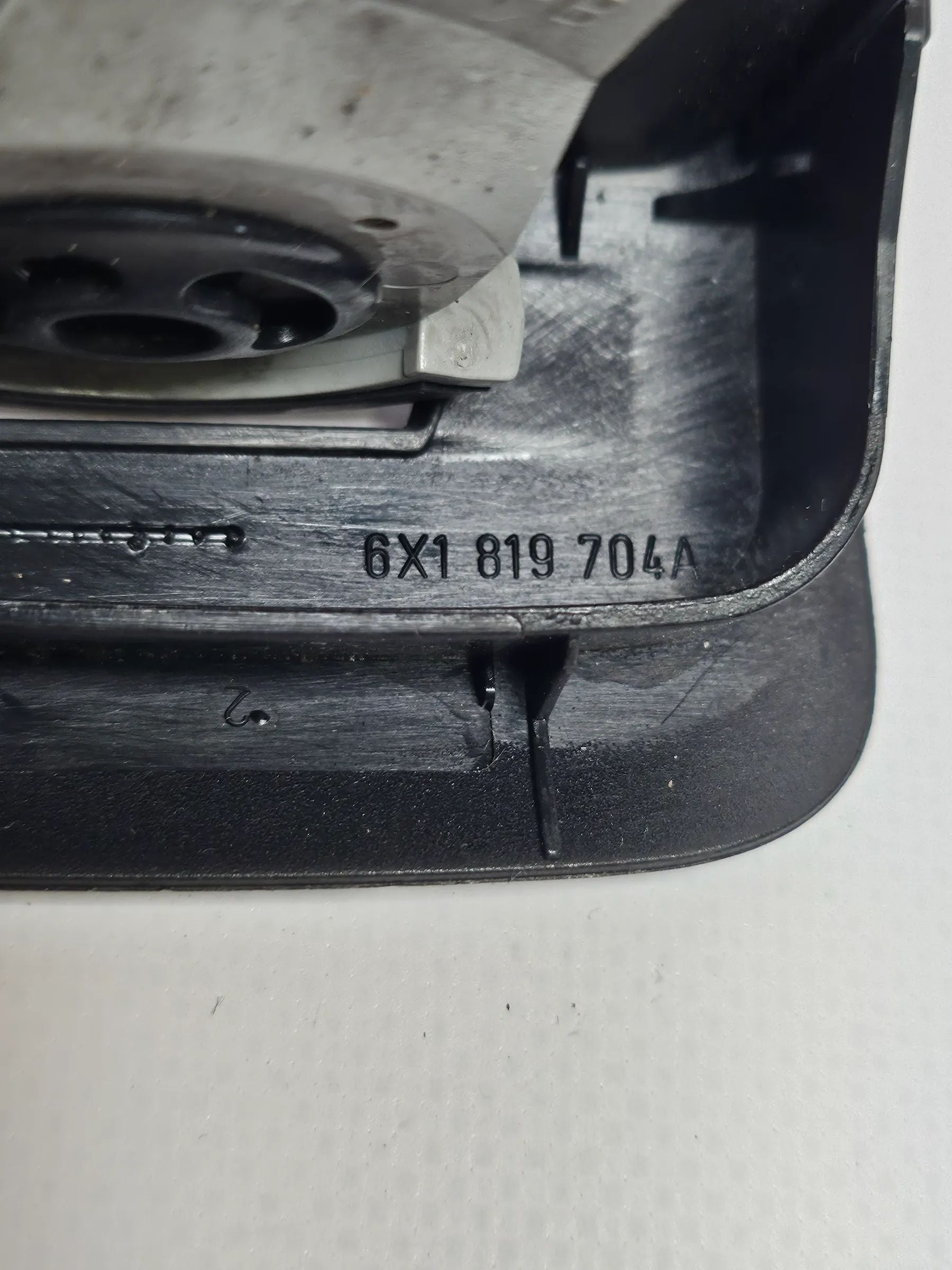 Oryginalna dysza powietrzna prawy nawiew VW Polo 6N 6N2 Lupo 6X 6X1819704A
