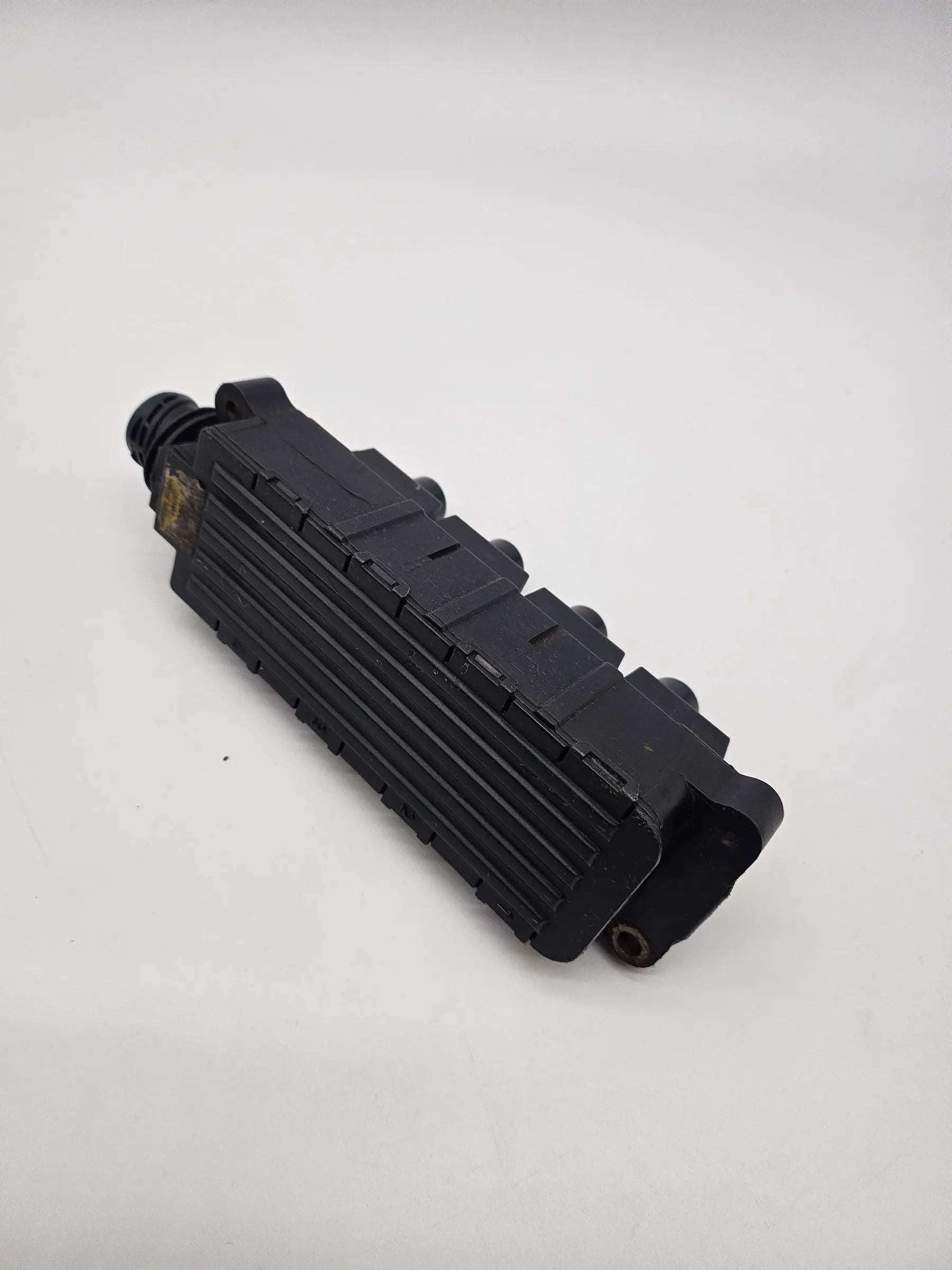 อะไหล่แท้ BMW 3er E36 1.6 75kw คอมแพ็ค ขดลวดจุดระเบิด Bosch 0221503005 12.13-1247281