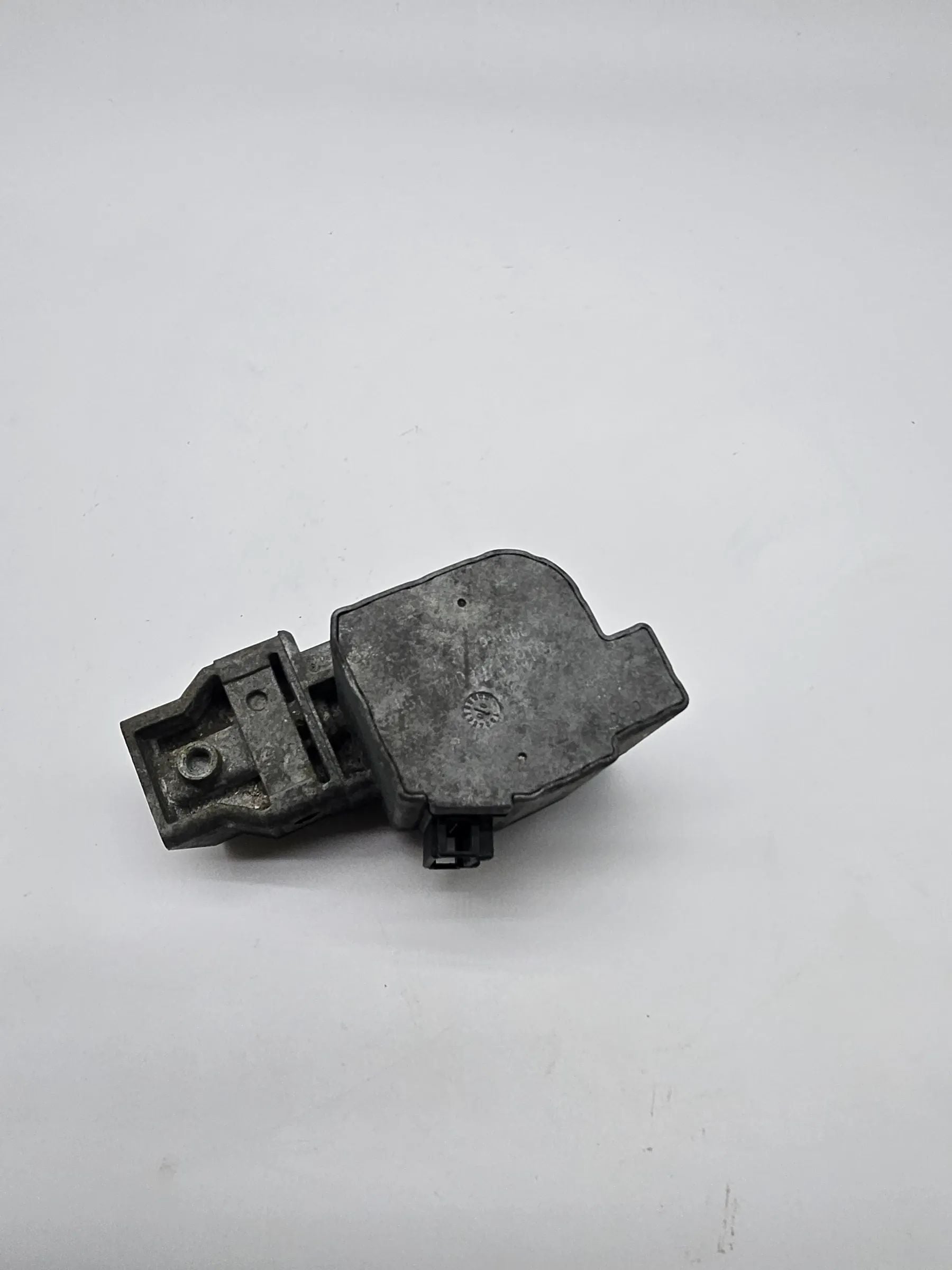 ORIGINALNE MERCEDES BENZ CLK (C208) 320 Sterownik Blokady Kierownicy A2084620330