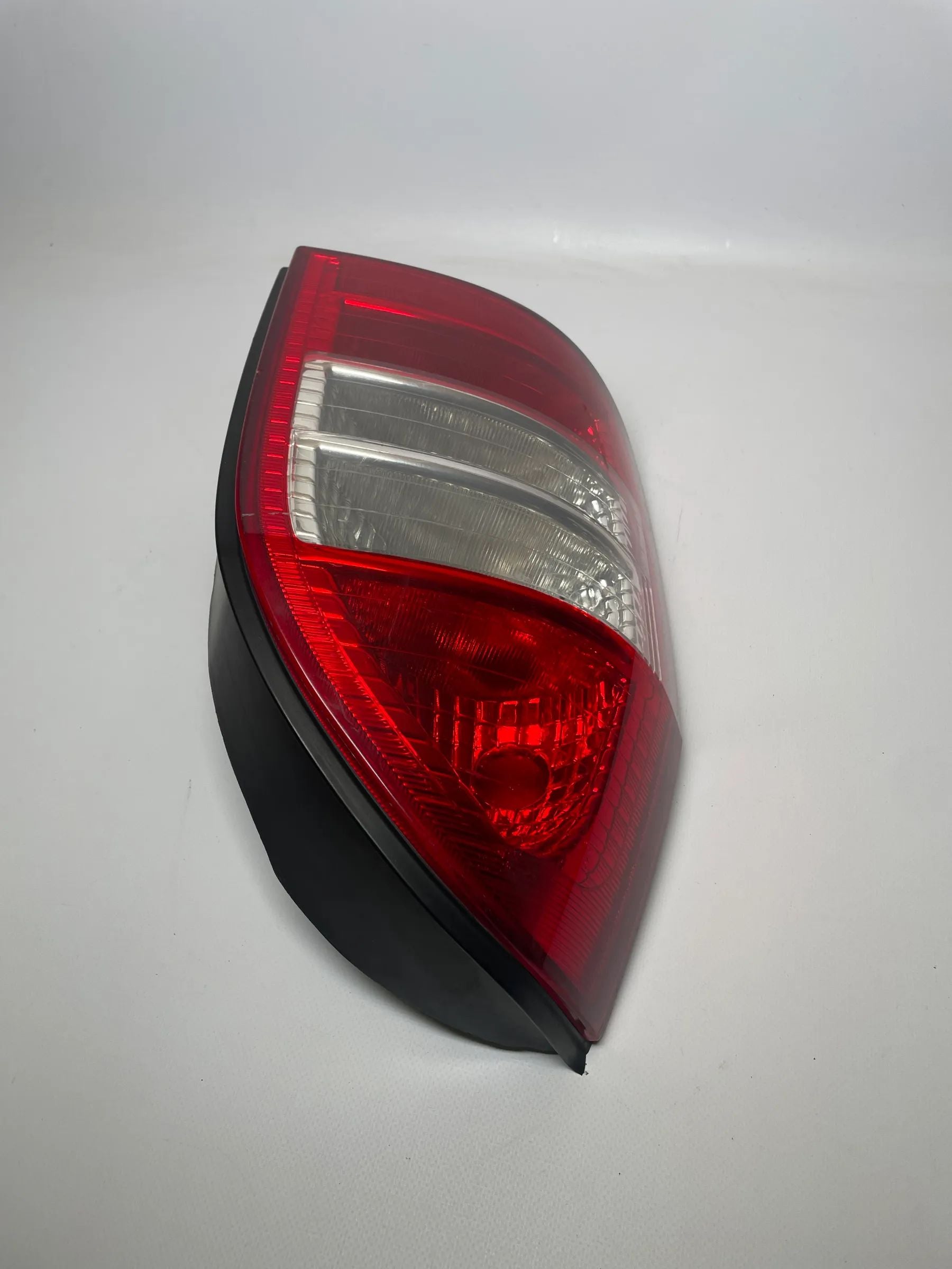 Original Opel Zafira T98 Rück- & Bremsleuchte Links Hinten 62280