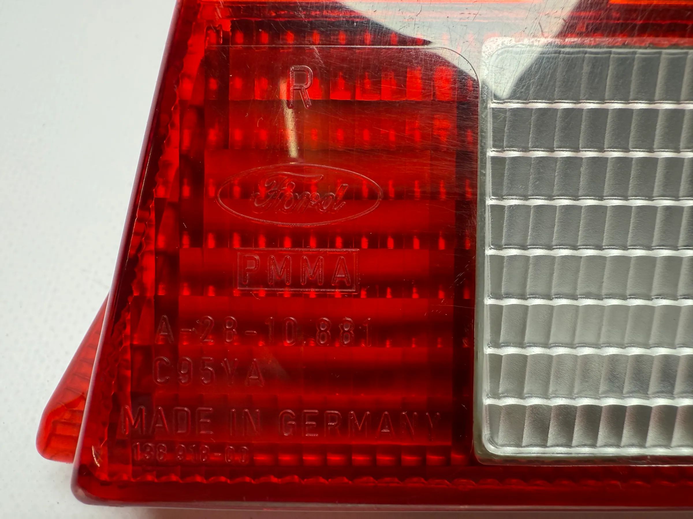 Original Ford Fiesta 3 Mk III GFJ Rücklicht  Rückleuchte Rechts A-28-10.881