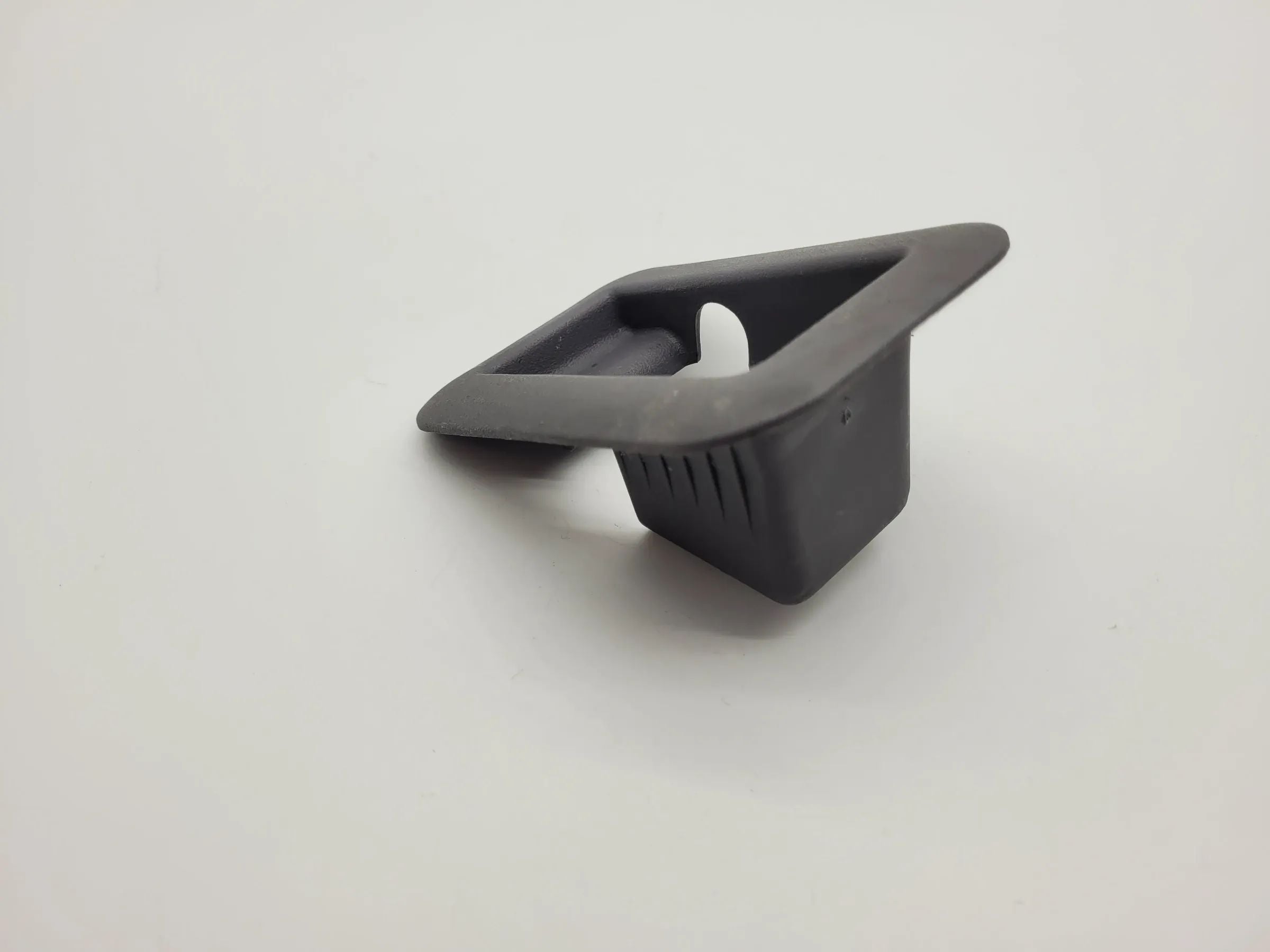 Original Mercedes Benz A-Klasse (W168) Befestigung Abdeckung A1686800817