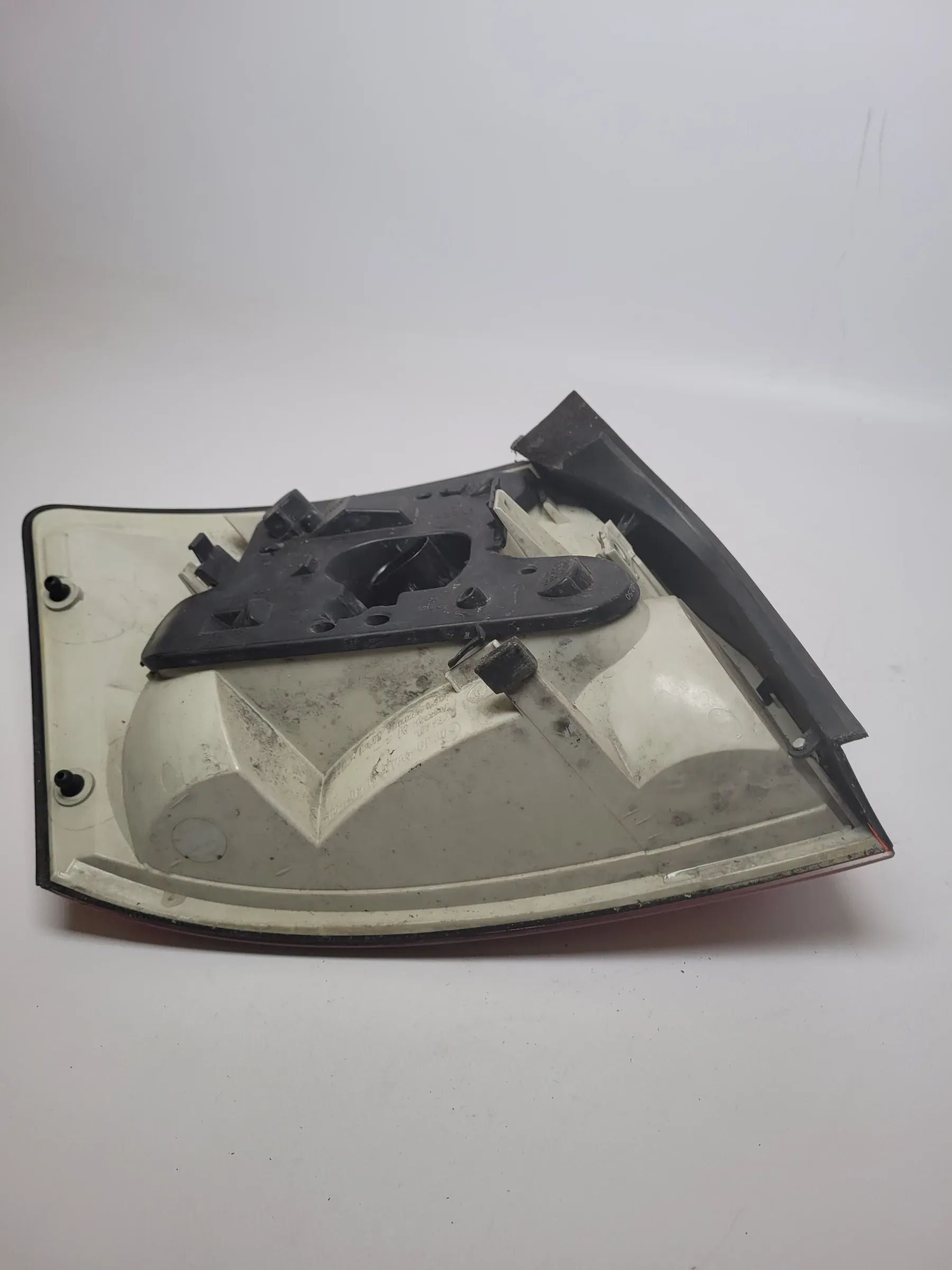 Original Audi A4 (8E2) Rück- & Bremsleuchte Rechts 153948