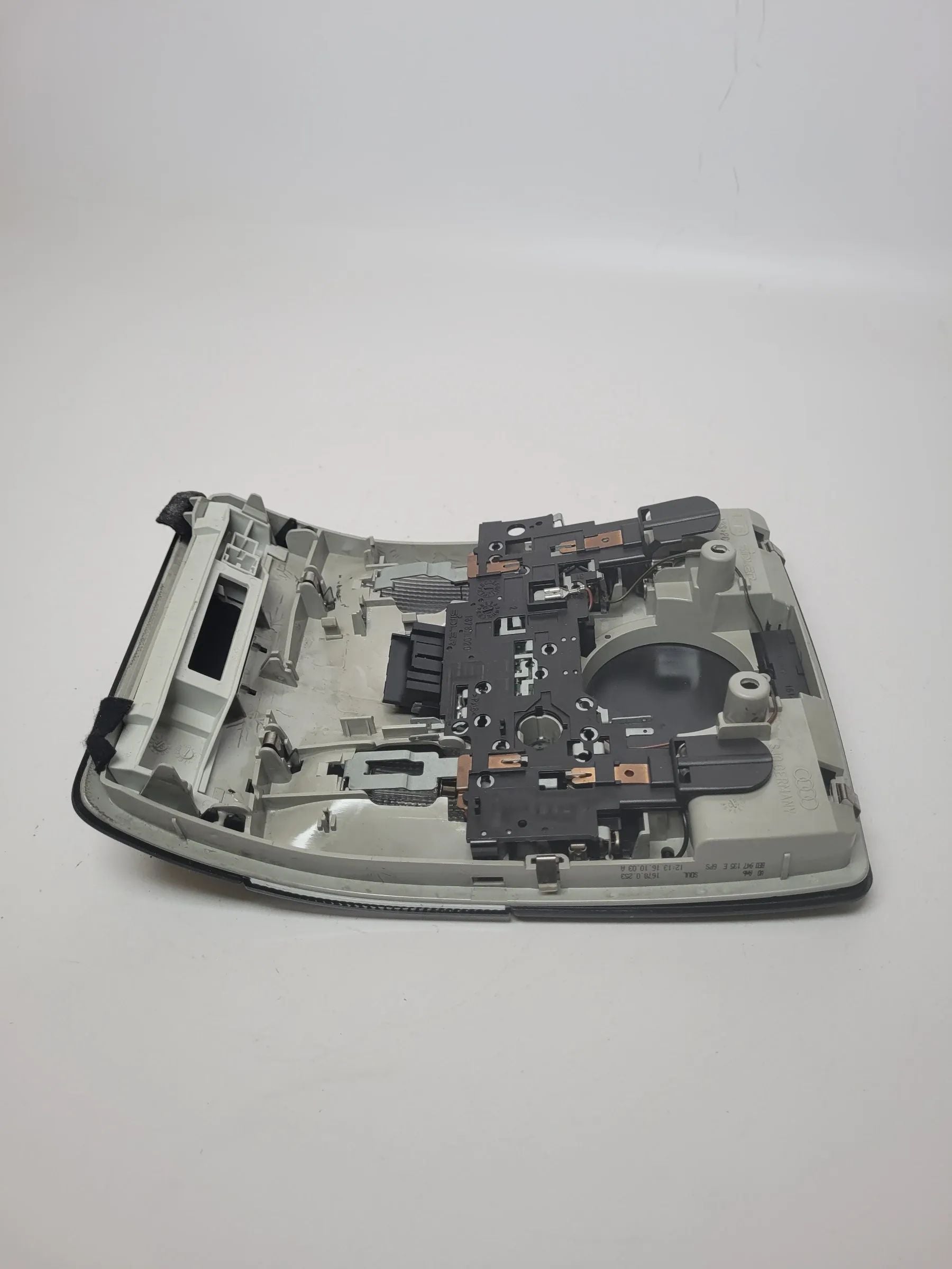 Original Audi A4 (8E/B6/B7) Innenraumleuchte 8E0947565